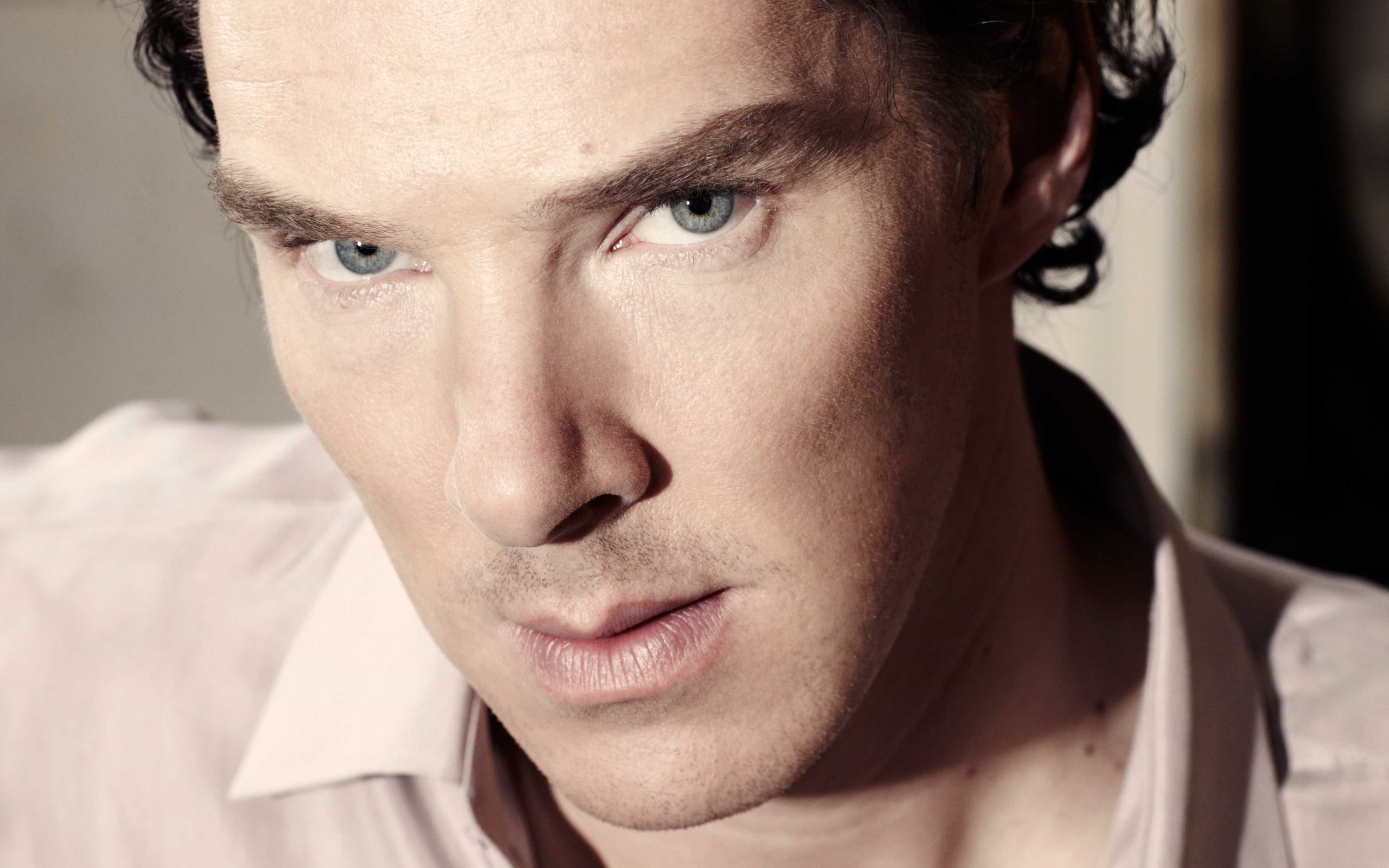 Actor Benedict Cumberbatch Blue Eyes English Face 2560x1600