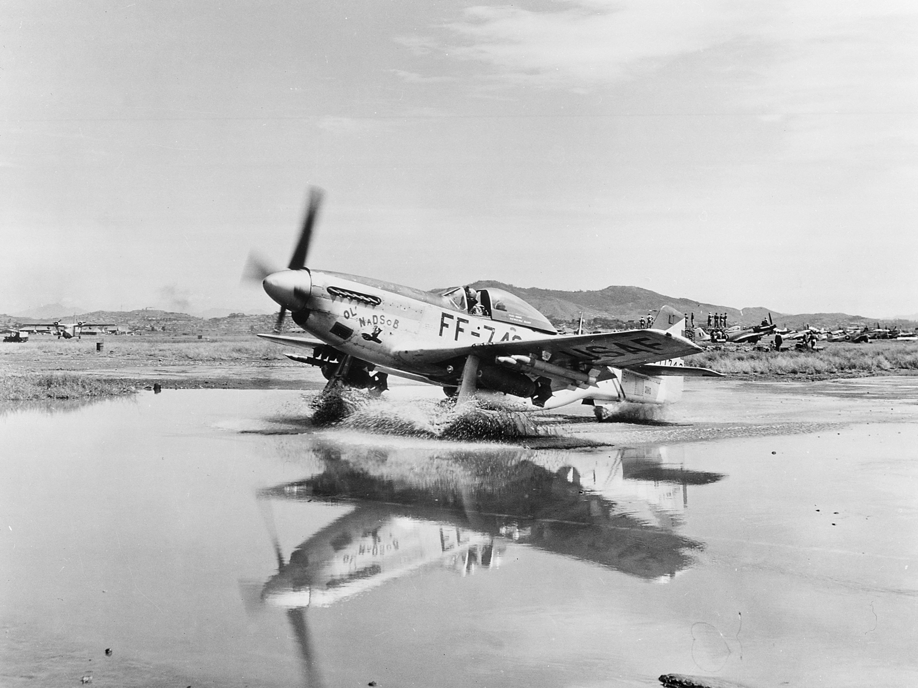 Military North American P 51 Mustang 2931x2198