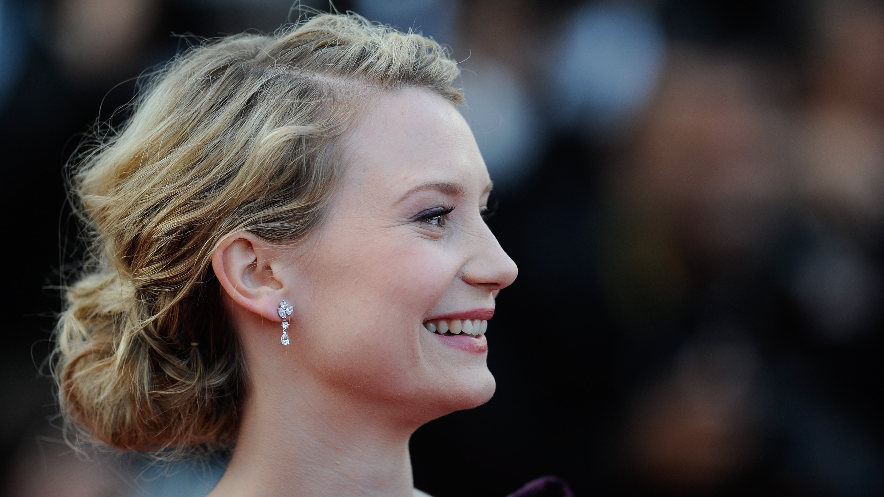 Mia Wasikowska 3000x1687