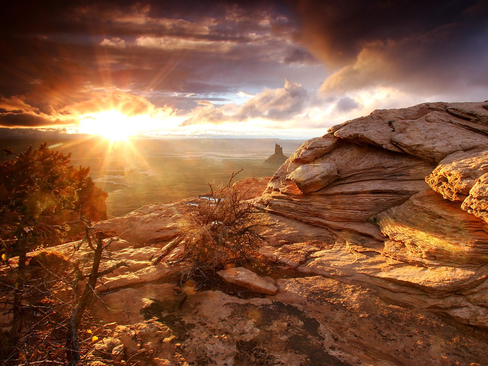 Canyon Canyonlands National Park Desert Nature Rock Sun Sunbeam Sunrise Sunset Utah 1600x1200