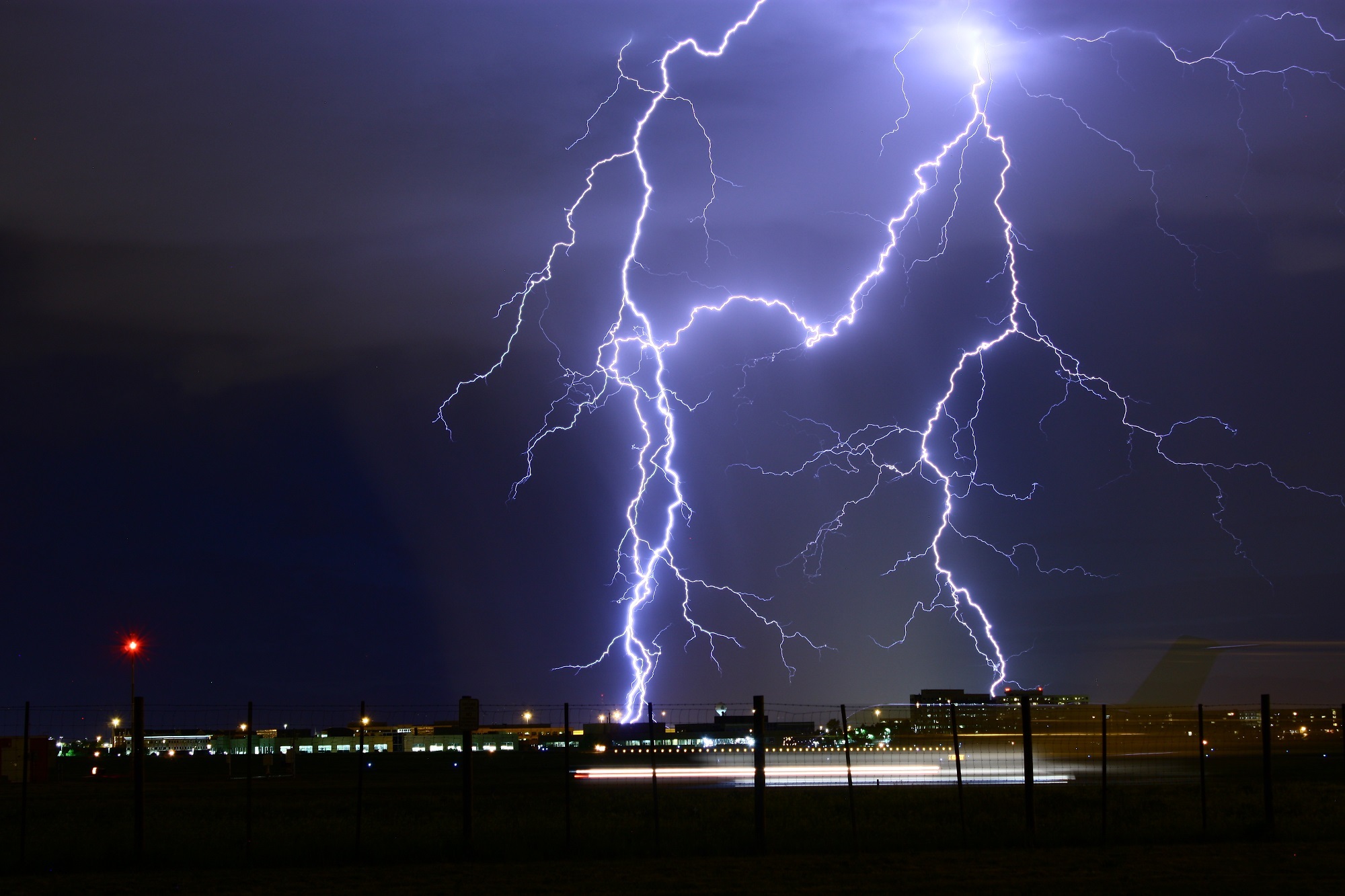 Colorado Denver Light Lightning Night Thunderstorm 2000x1333