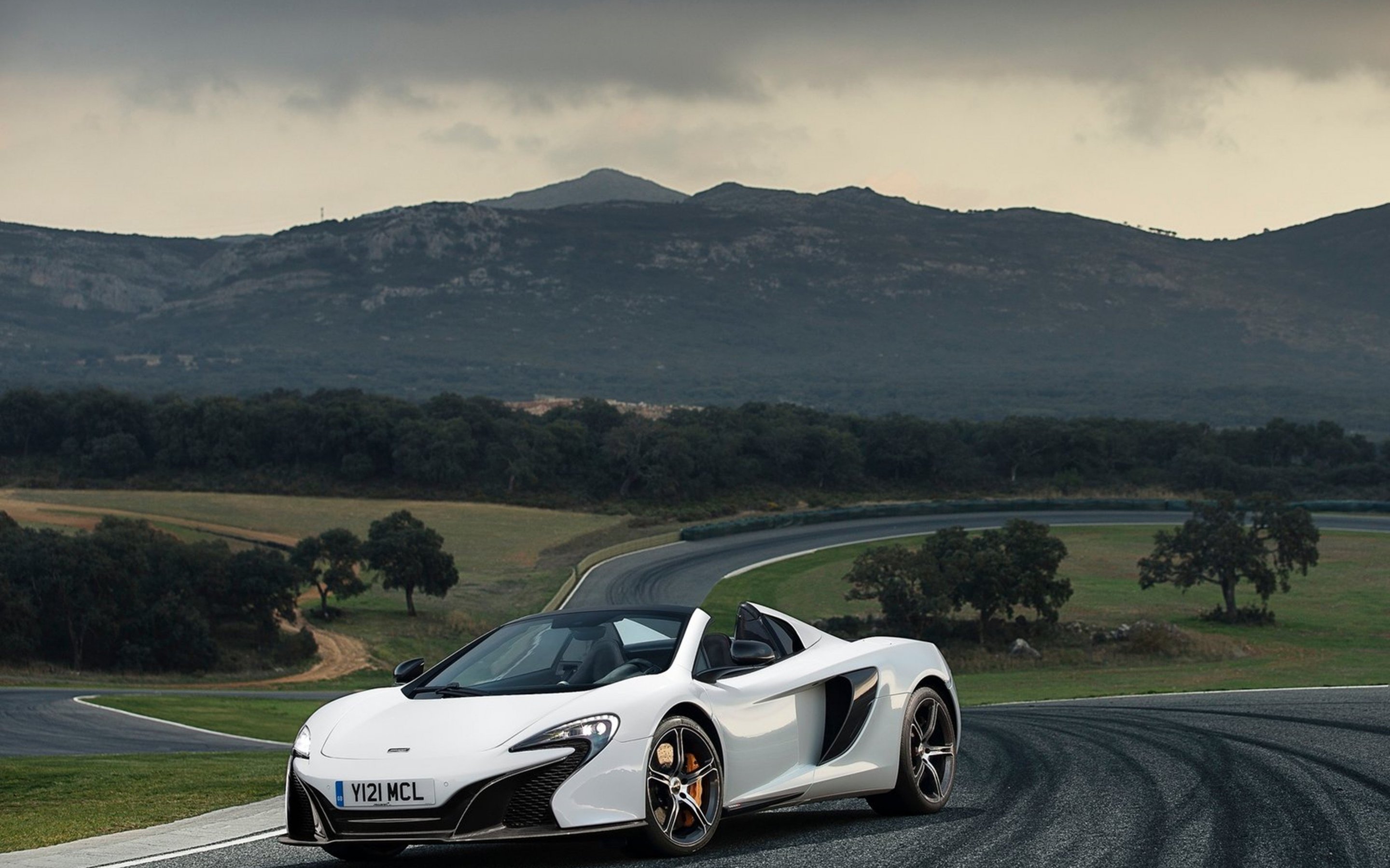 Car Mclaren Mclaren 650s Mclaren 650s Spider Supercar Vehicle White Car 2880x1800