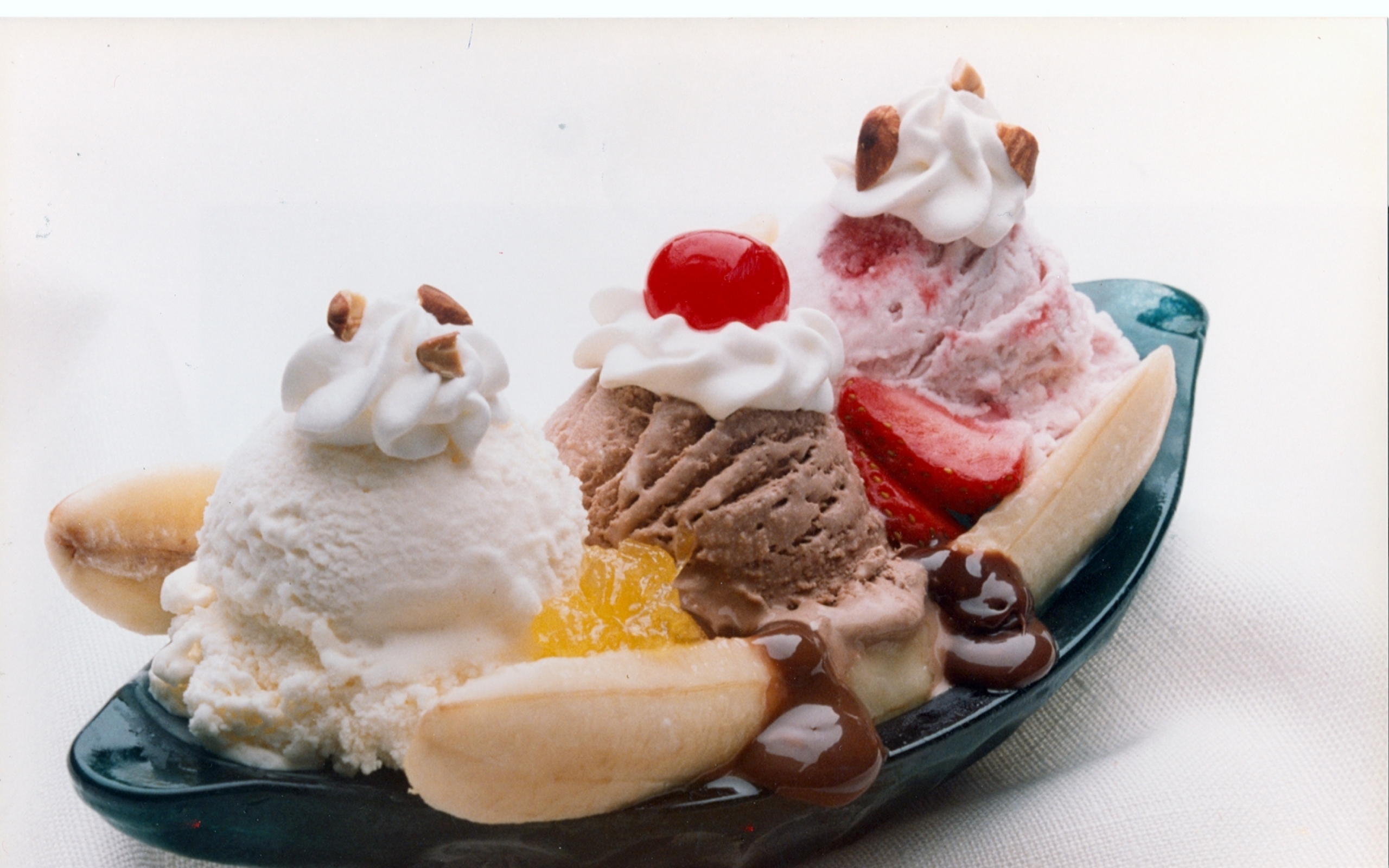 Banana Ice Cream 2560x1600