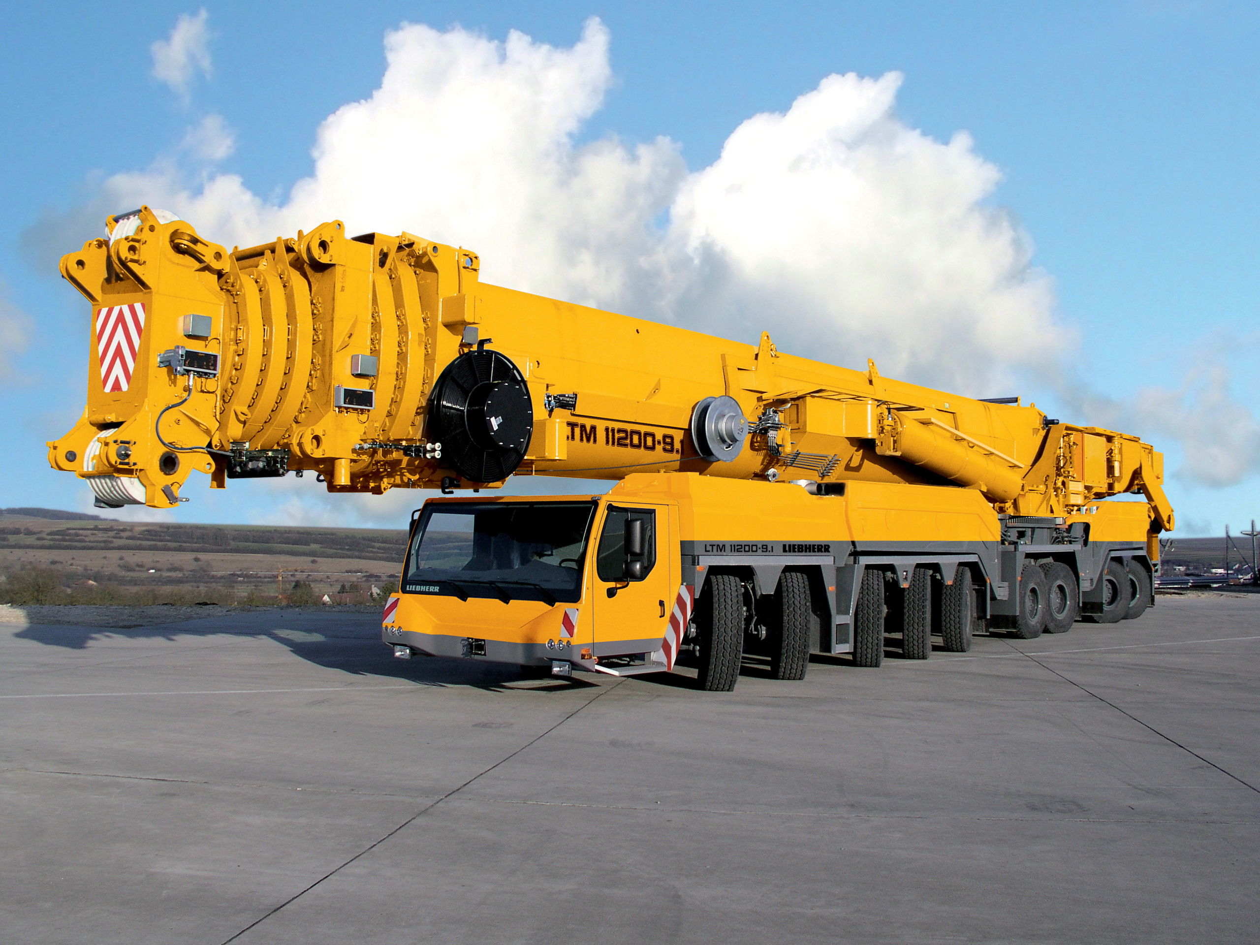 Construction Vehicle Crane Liebherr 2560x1920