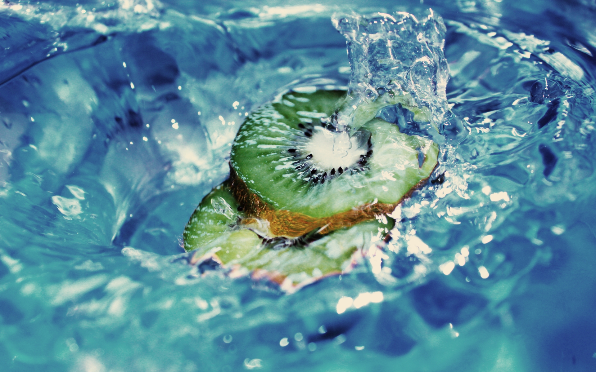 Kiwi Splash Stop Action Water 1920x1200