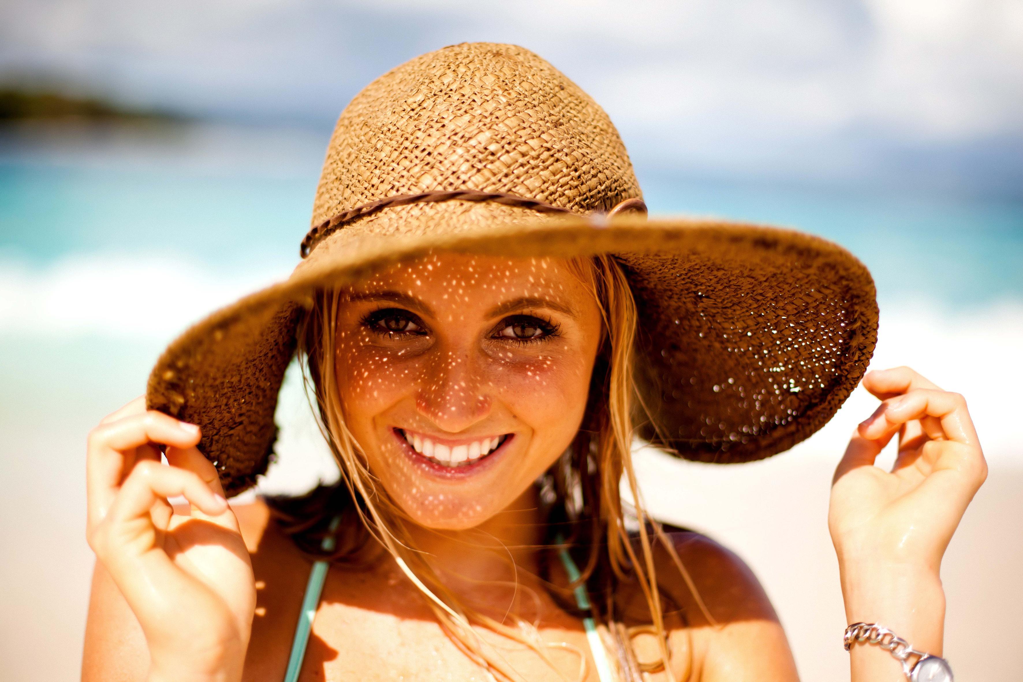 Alana Blanchard American Face Smile Straw Hat Sunny Surfer 3544x2362