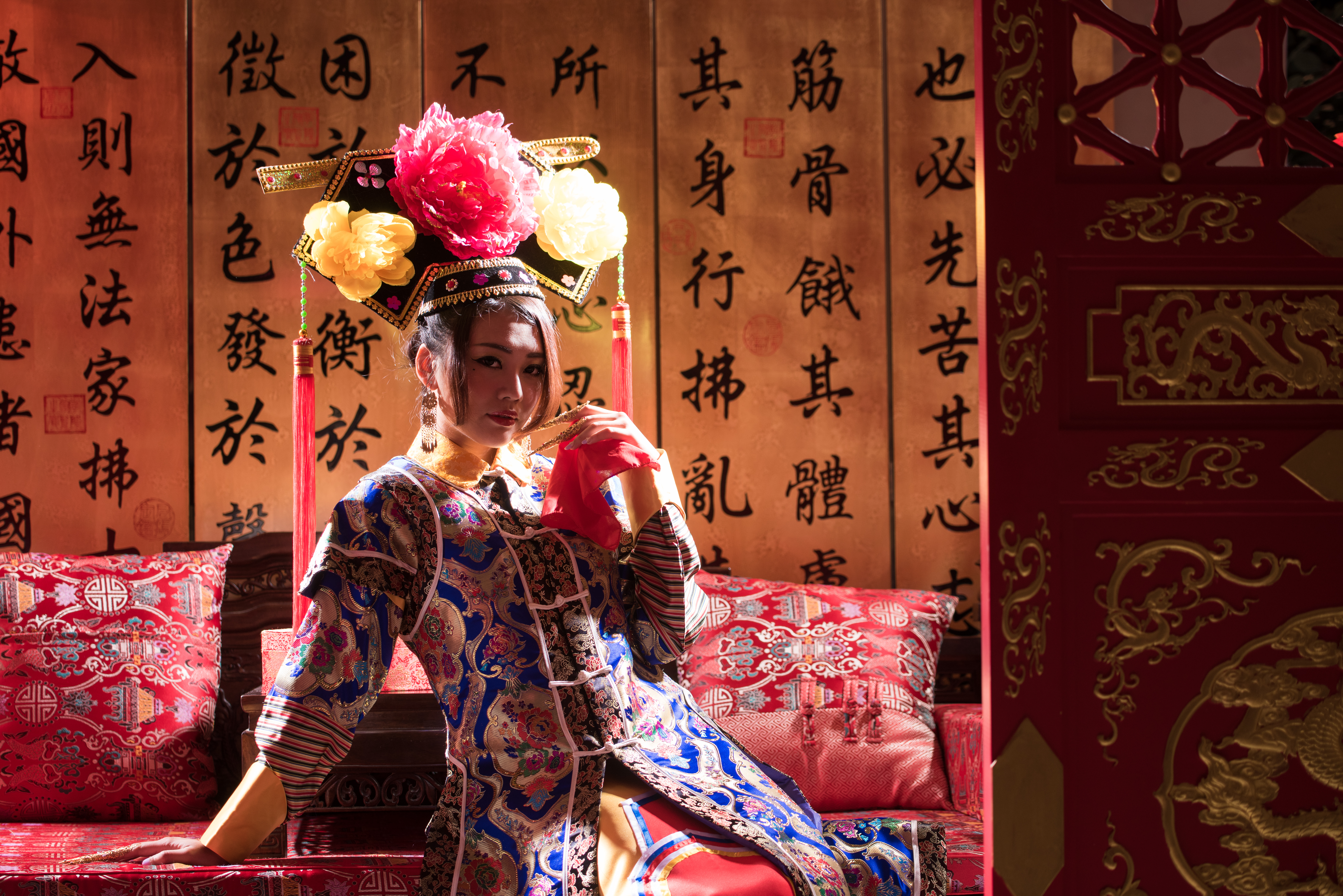 Chinese Qian F Ren Sofa Taiwanese Traditional Costume 7360x4912