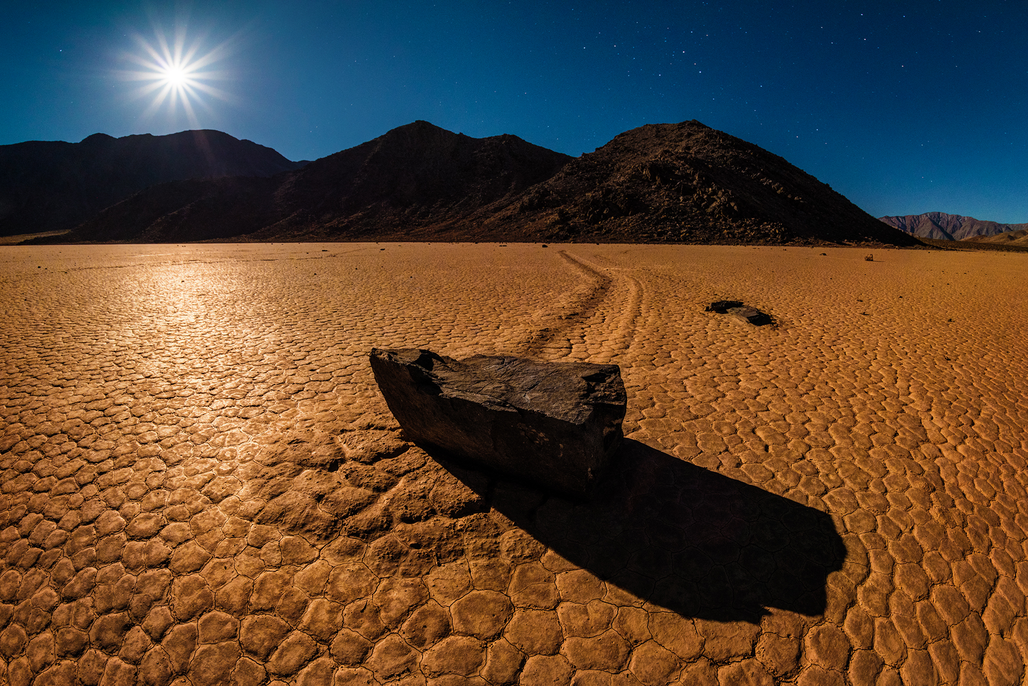 Desert Landscape Stone 2000x1335
