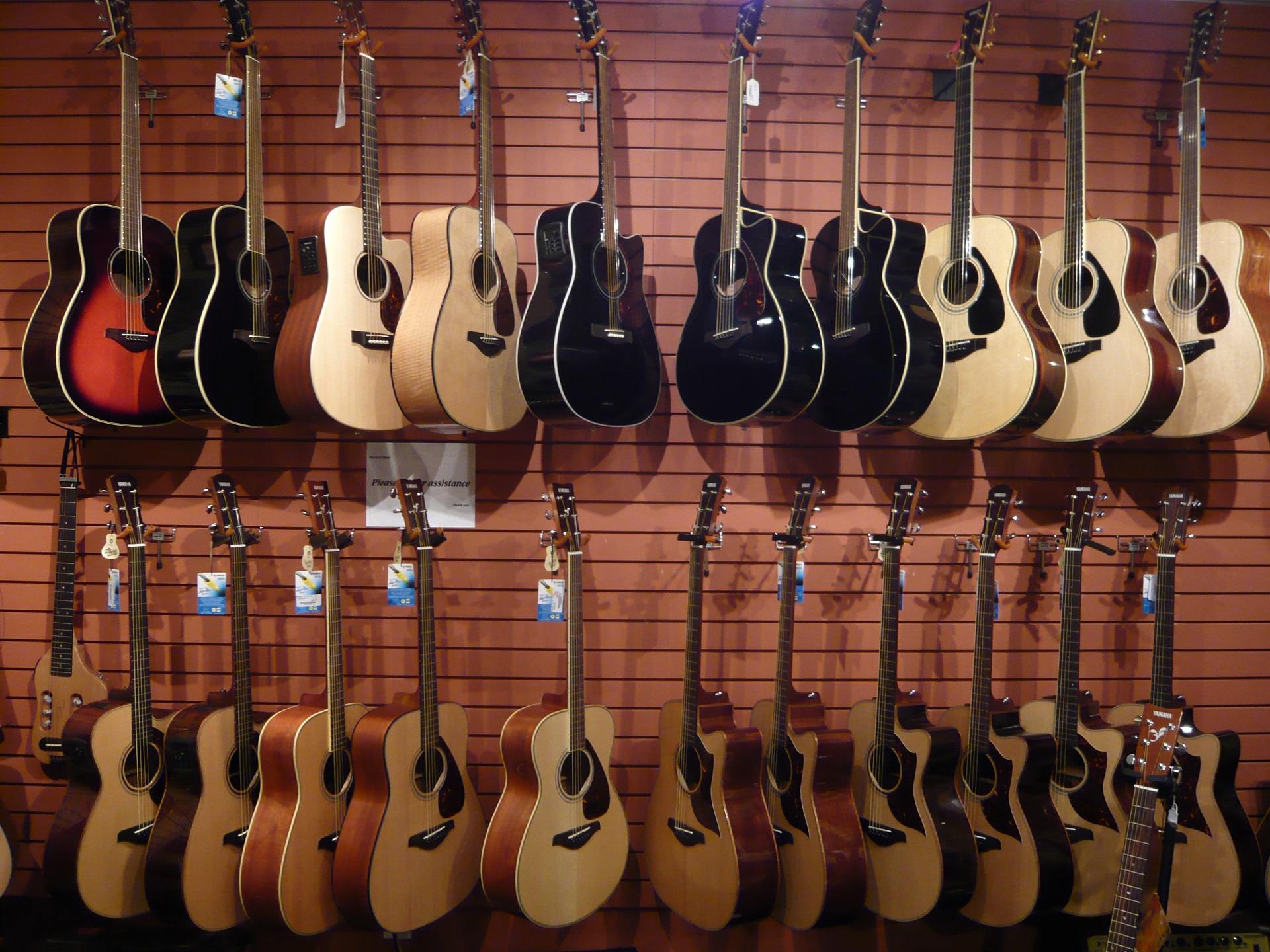 Guitar Instrument Shop 1920x1440