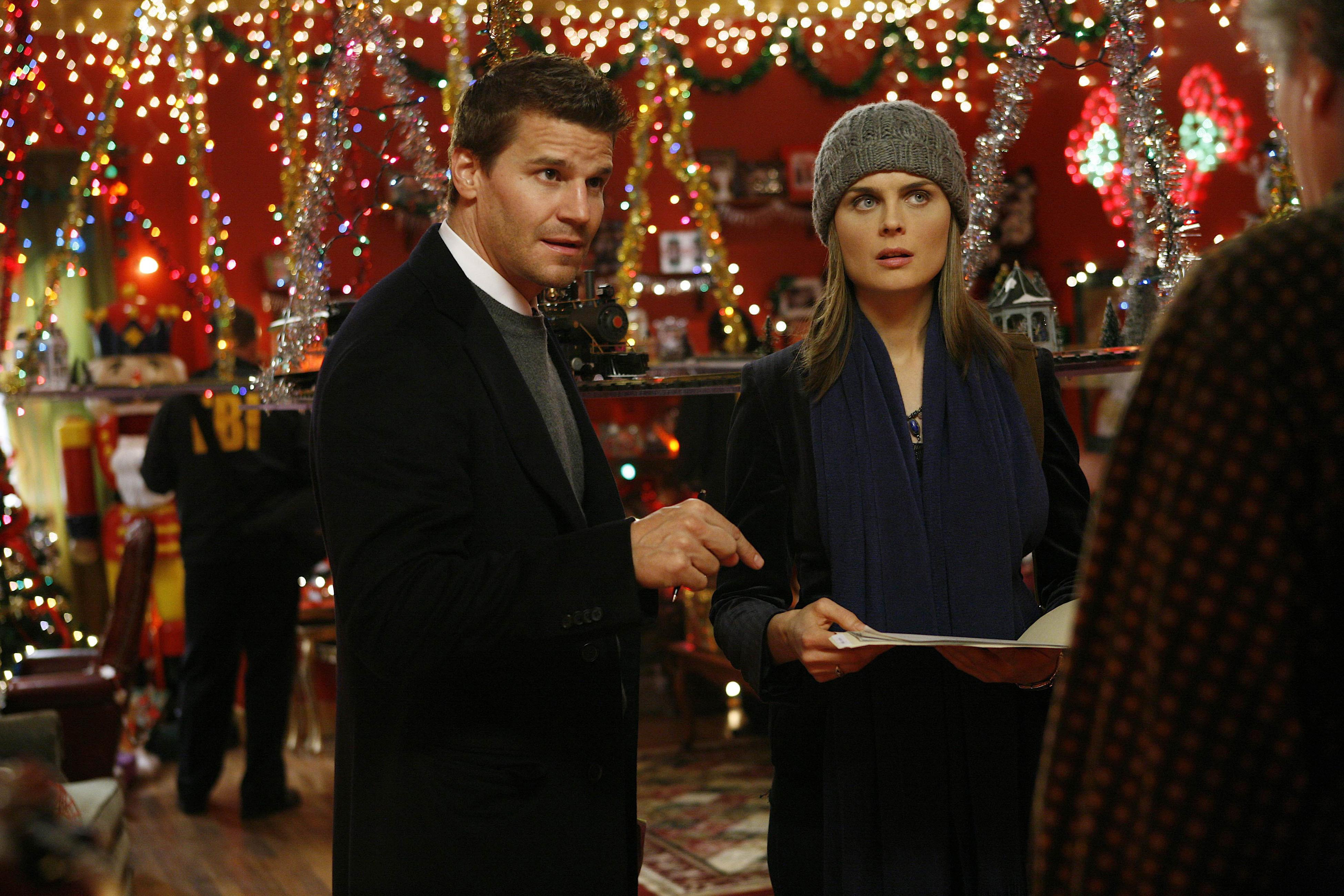 David Boreanaz Emily Deschanel Seeley Booth Temperance Brennan 3900x2600