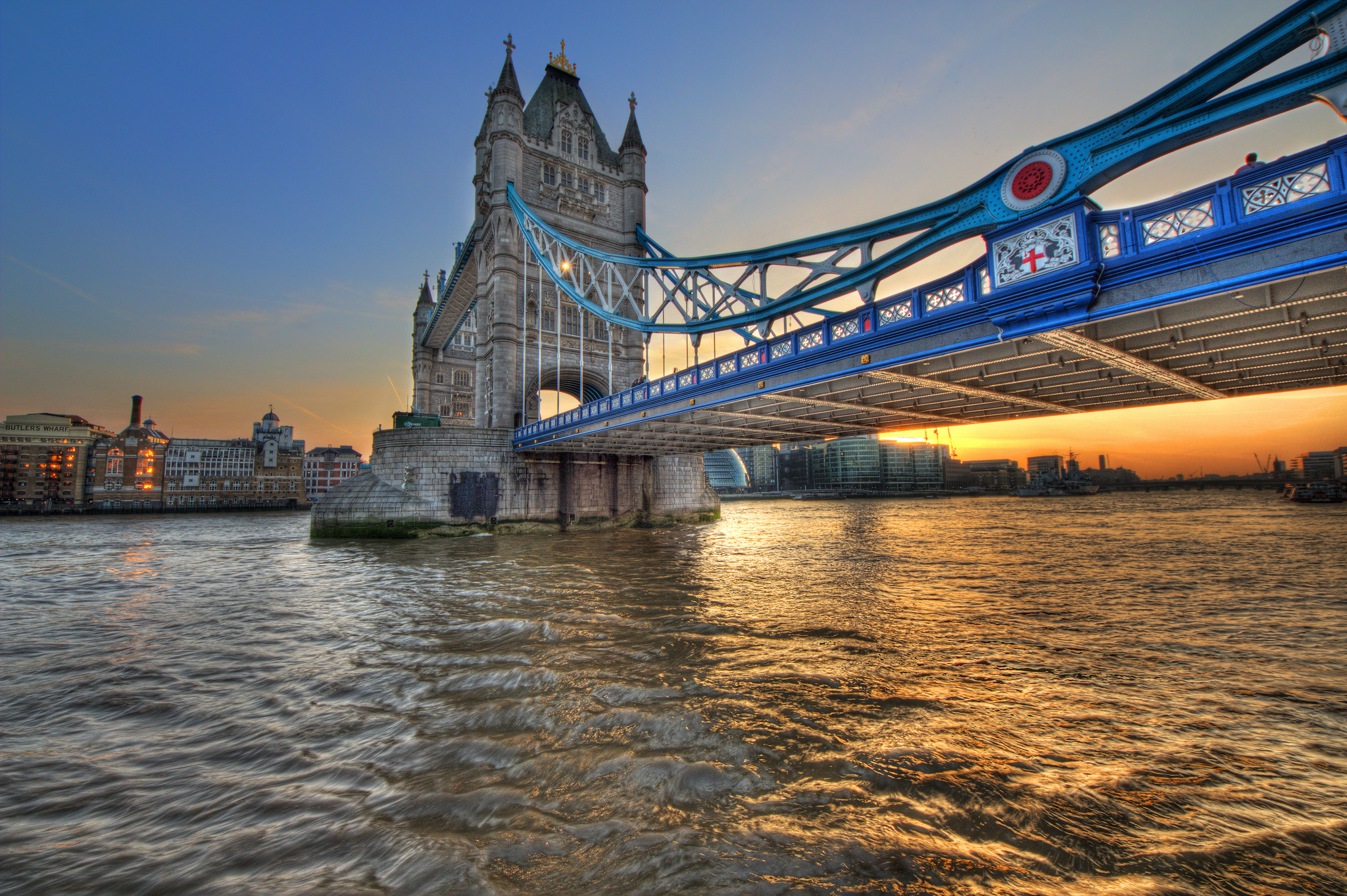 London Tower Bridge 2048x1364
