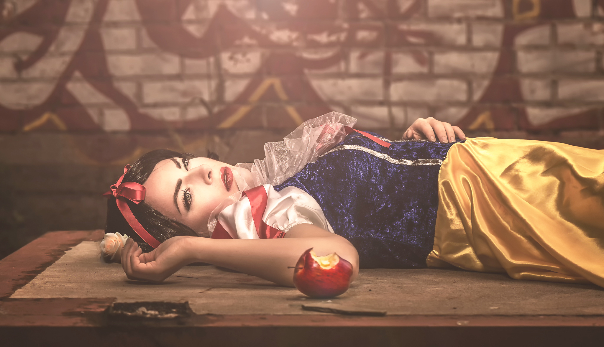 Brunette Cosplay Girl Lying Down Snow White Woman 2048x1177