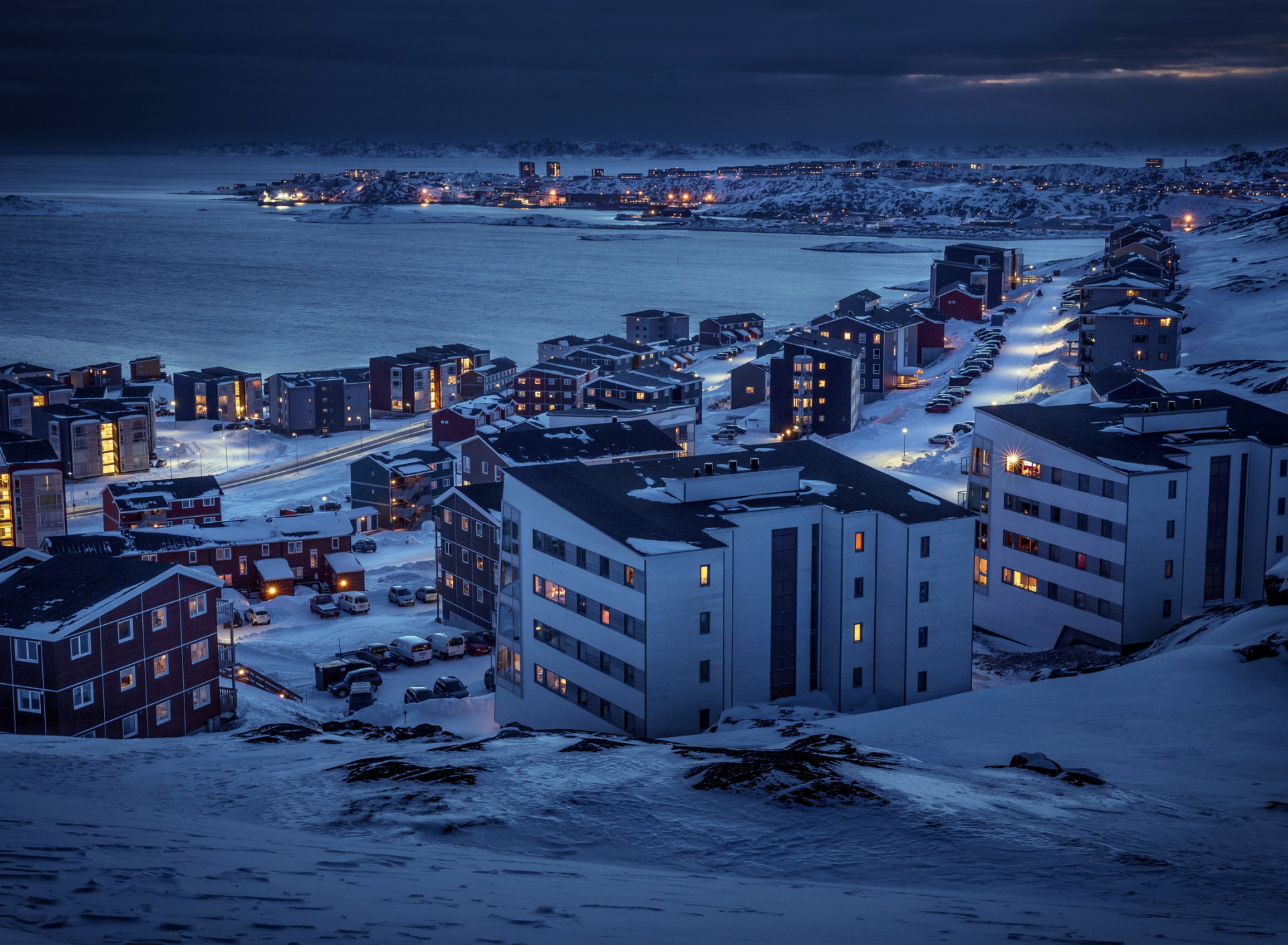 Snow Greenland Dark 1920x1408