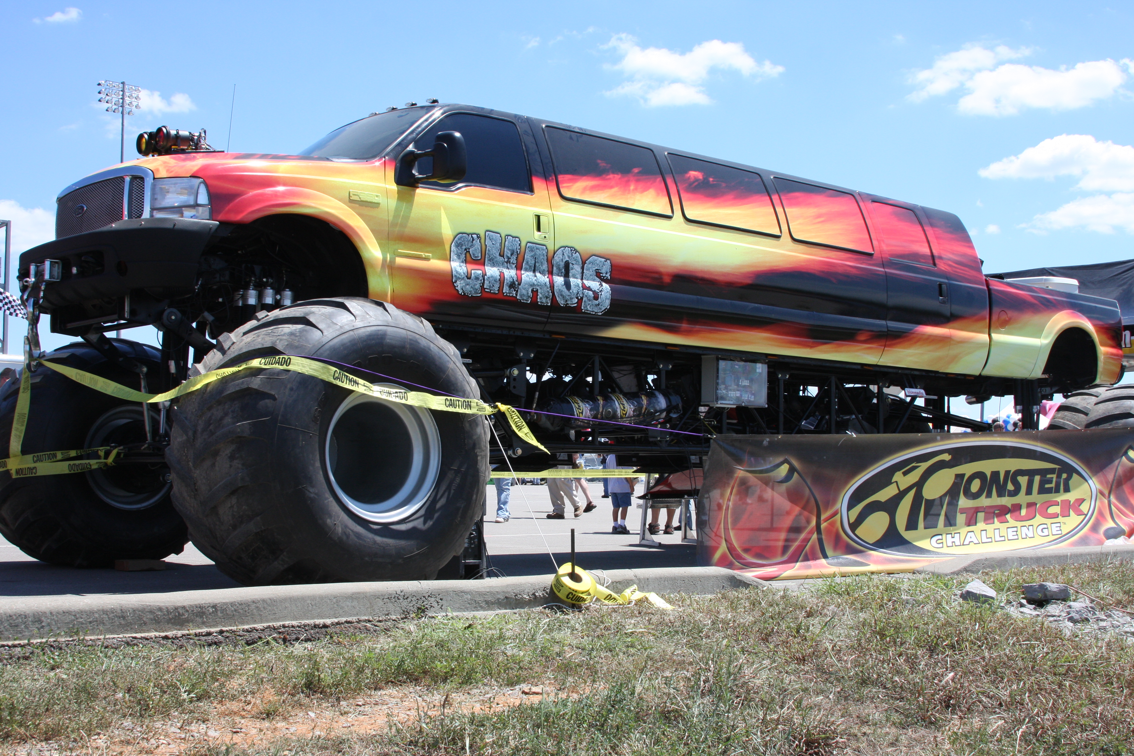 Monster Truck 3888x2592