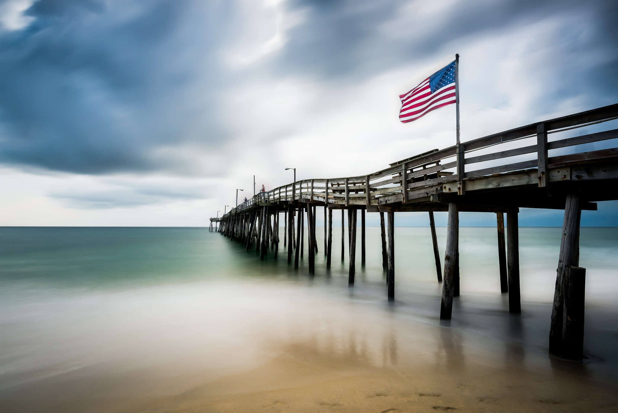 American Flag Horizon Ocean Pier 2048x1367