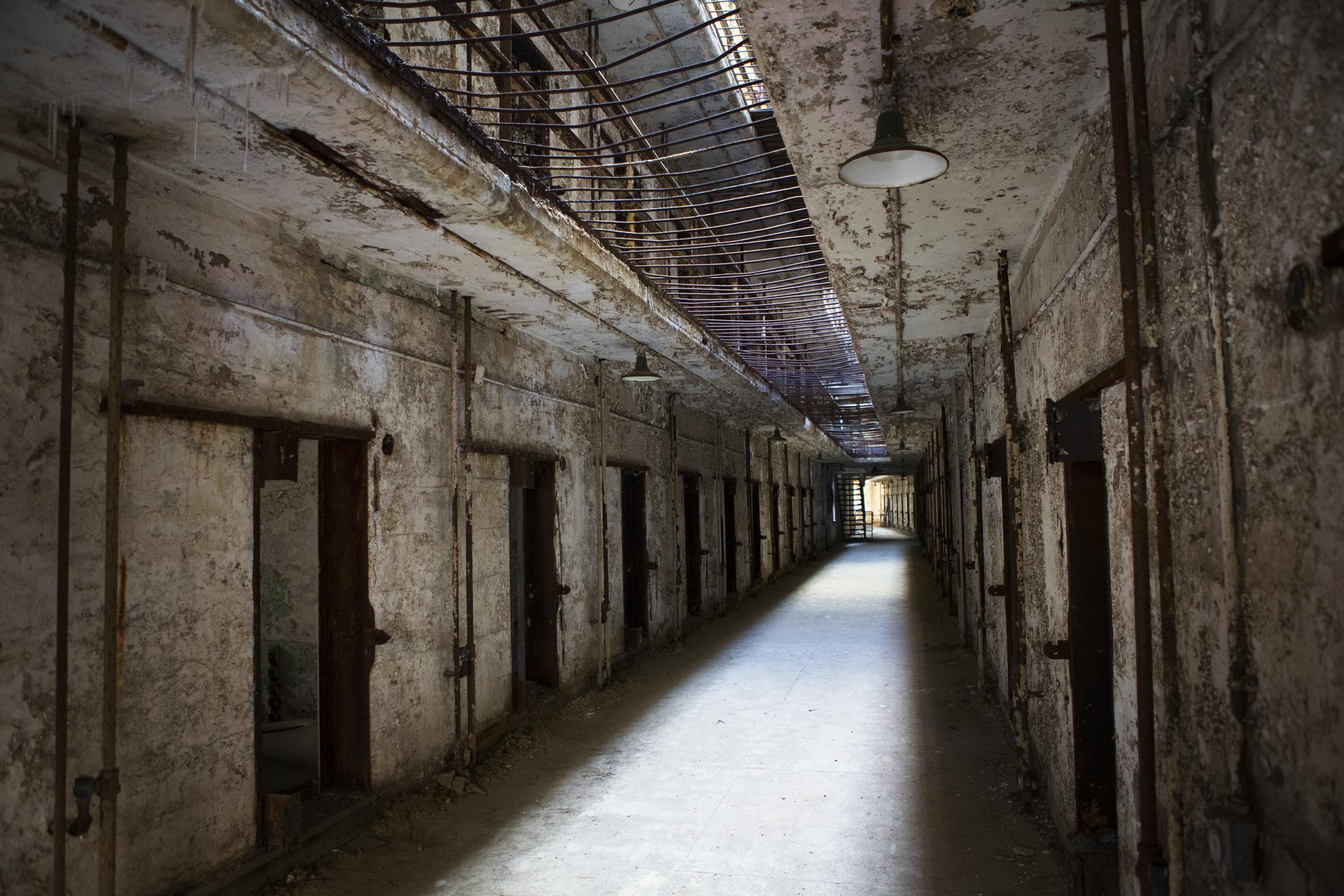 Abandoned Creepy Jail 2400x1600