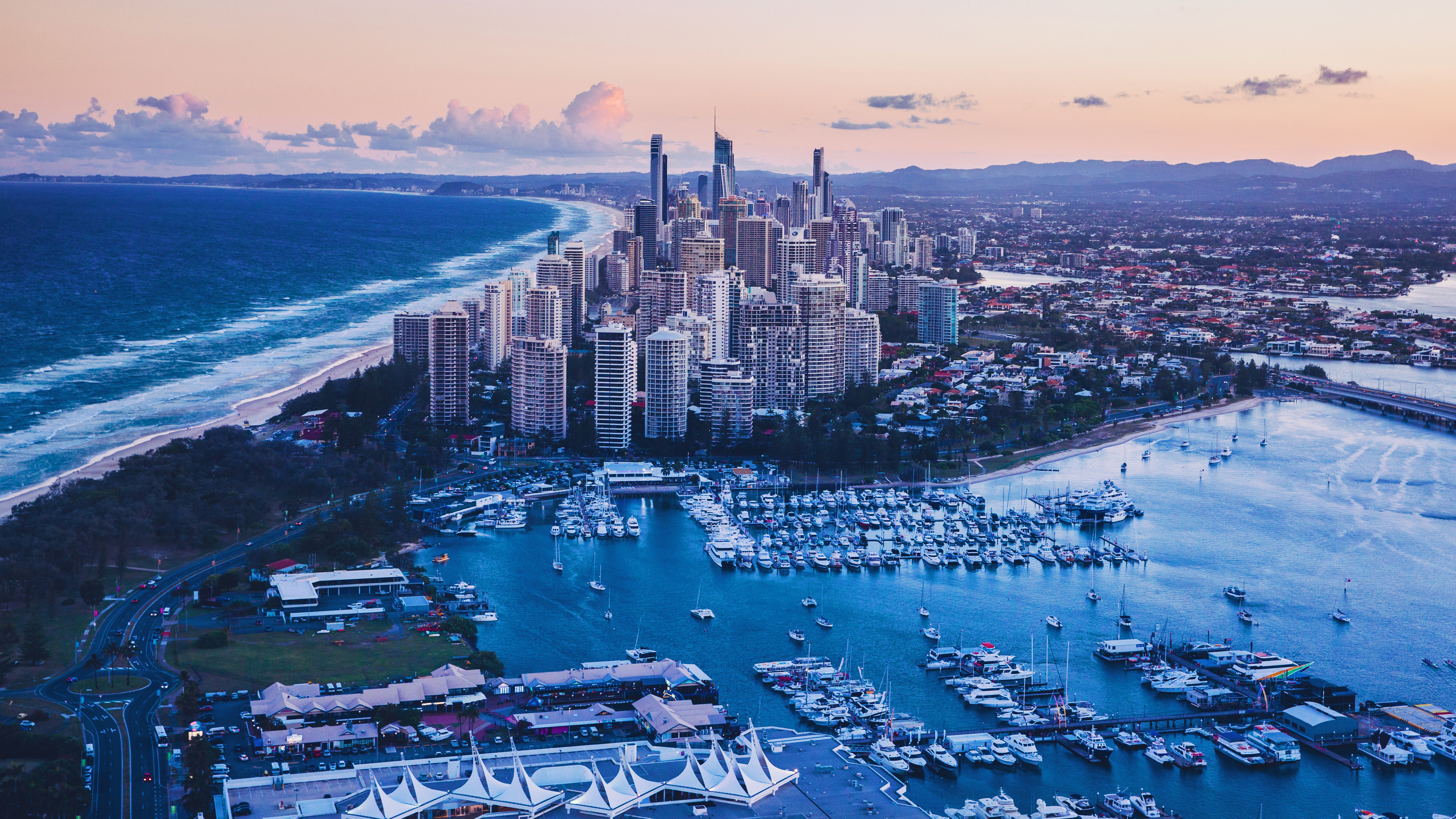 City Cityscape Gold Coast Skyscraper 5120x2880