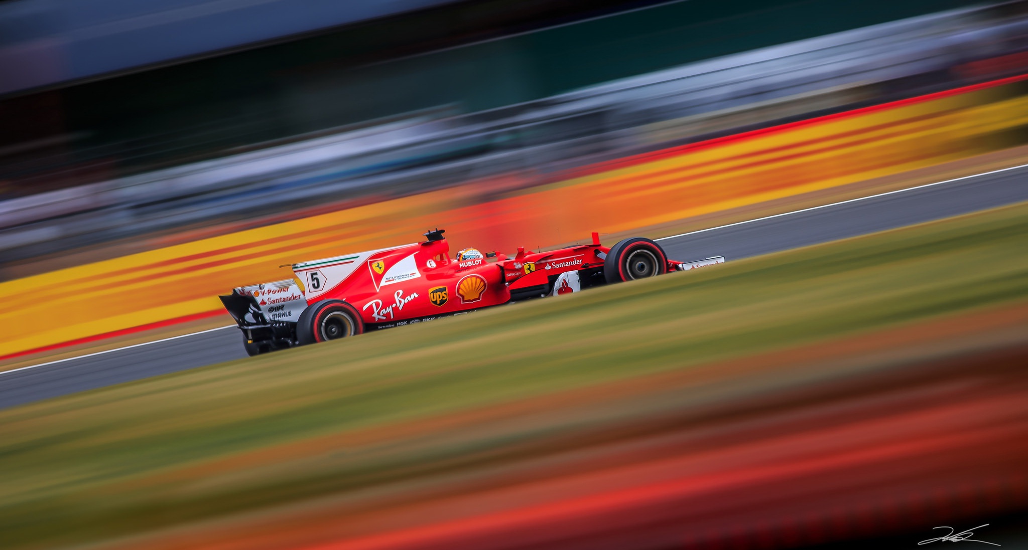 Ferrari Formula 1 Motion Blur Race Car 2048x1097