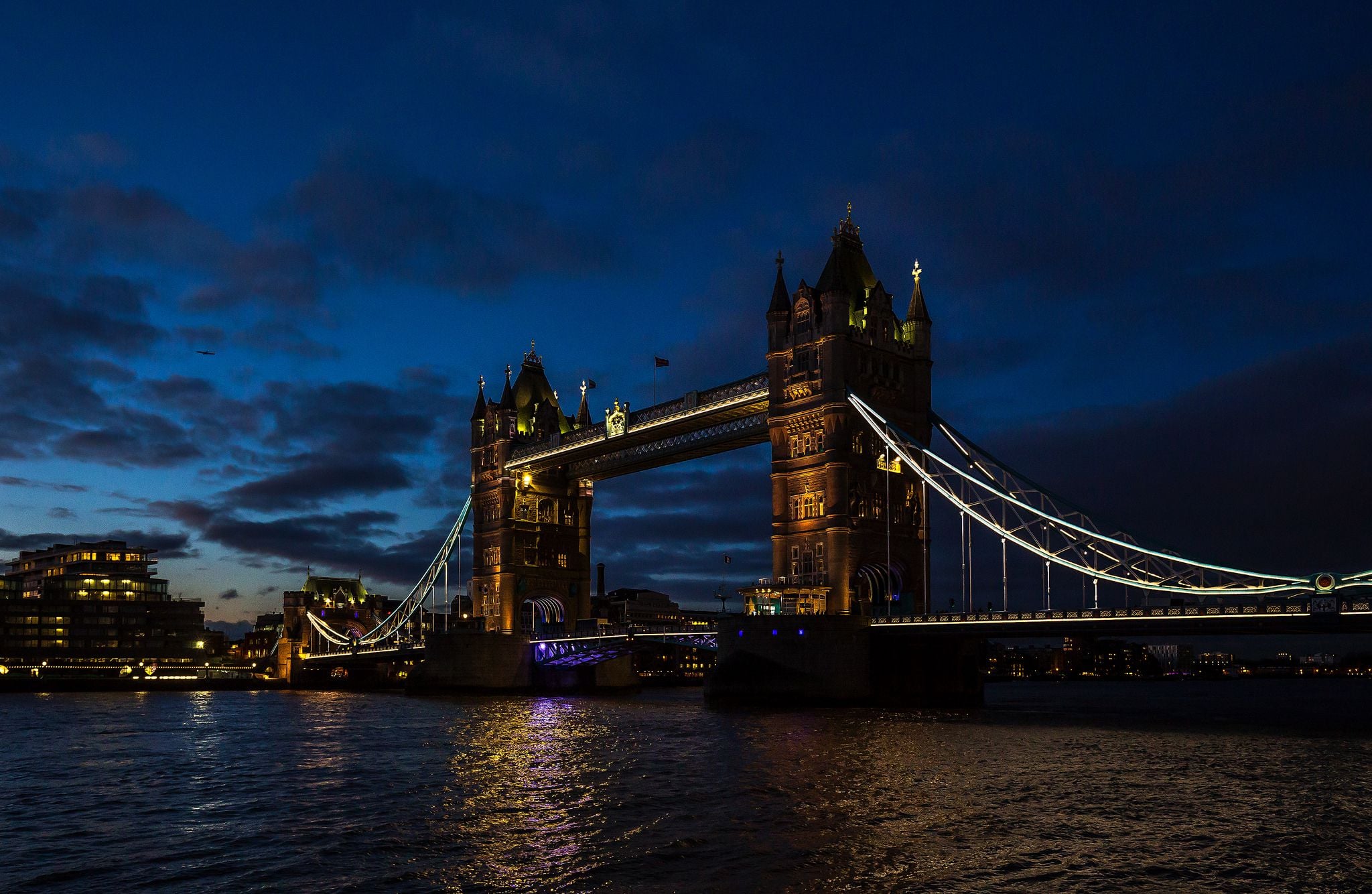 London Night Tower Bridge 2048x1334