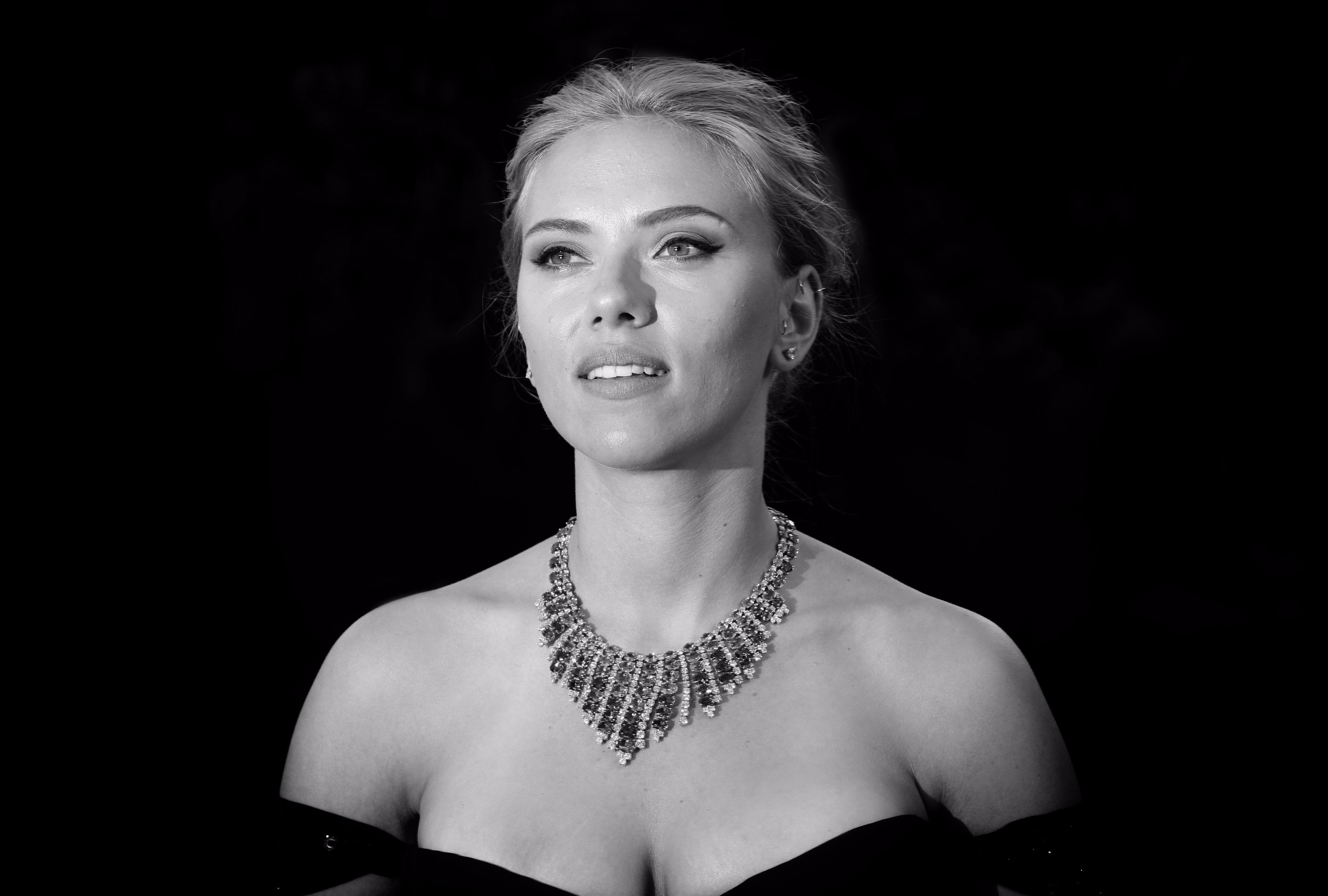 Actress Black Amp White Monochrome Necklace Scarlett Johansson Woman 4680x3160