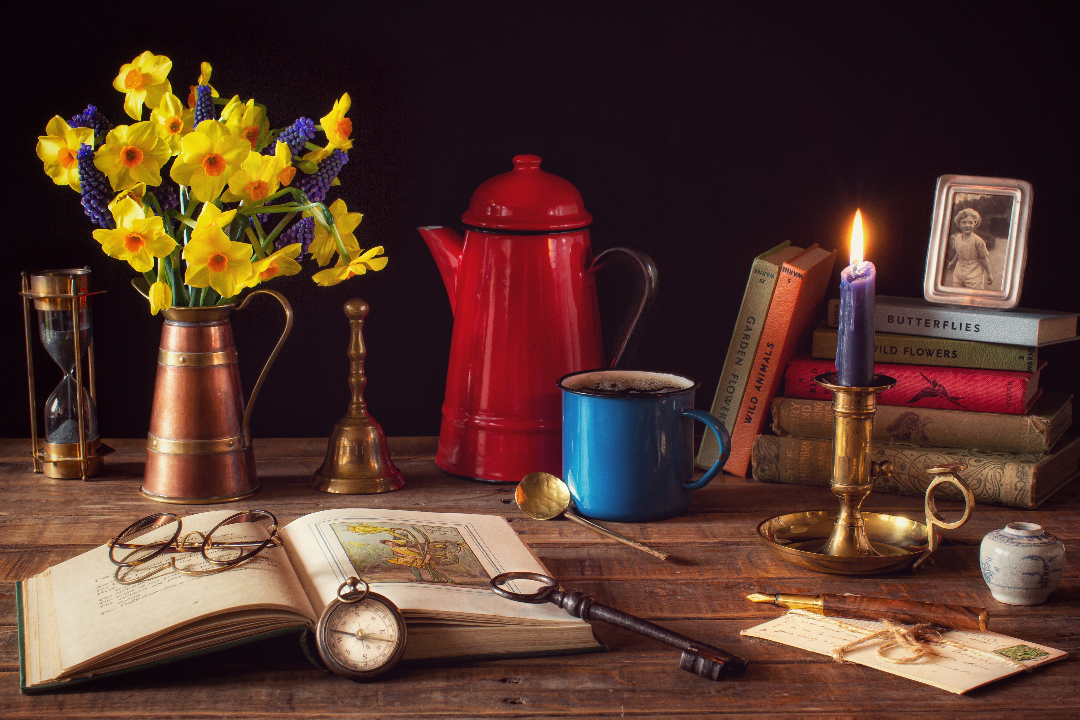 Book Candle Compass Daffodil Glasses Key Pitcher 4200x2800