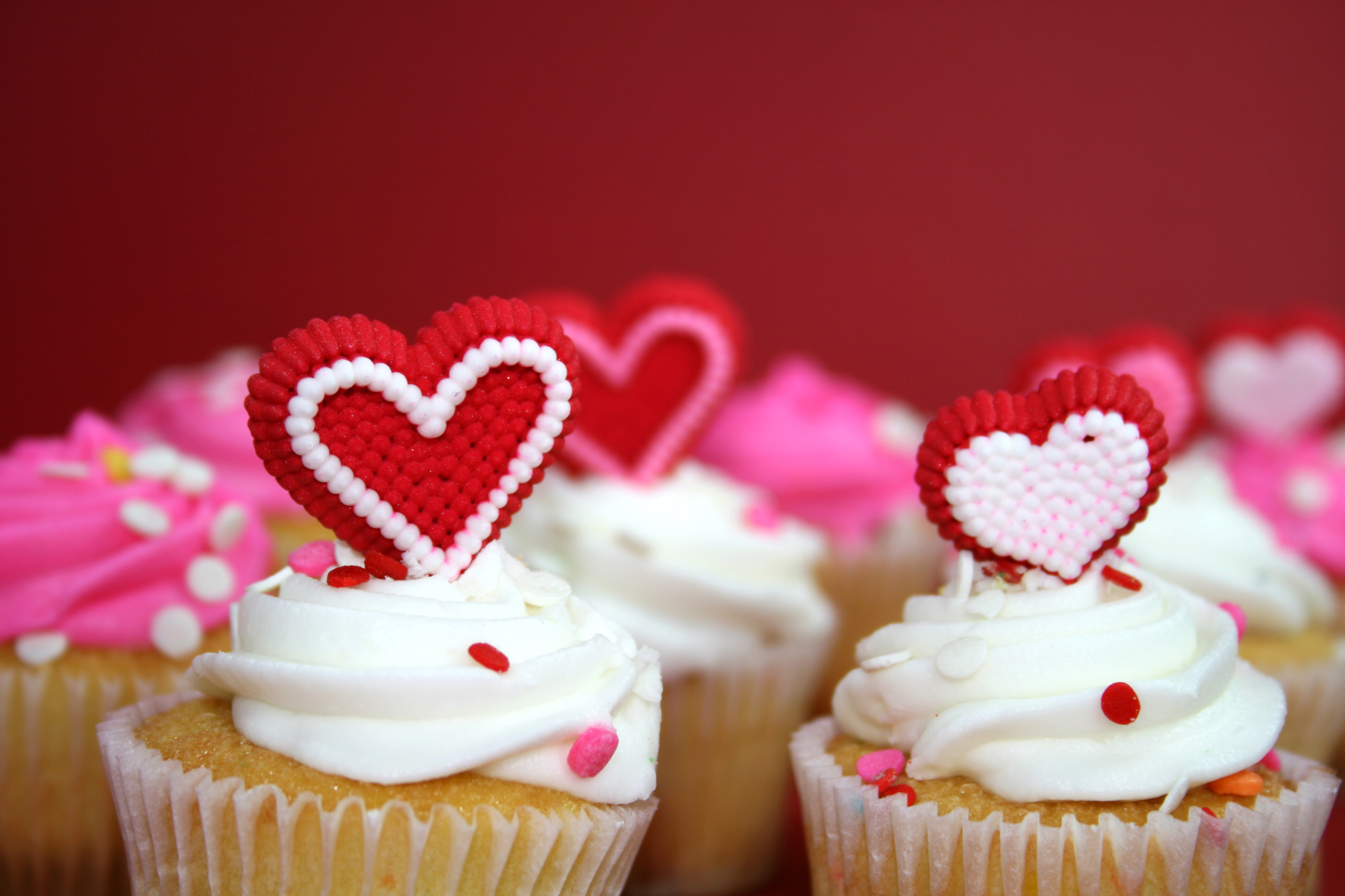 Cream Cupcake Heart Shaped 3888x2592