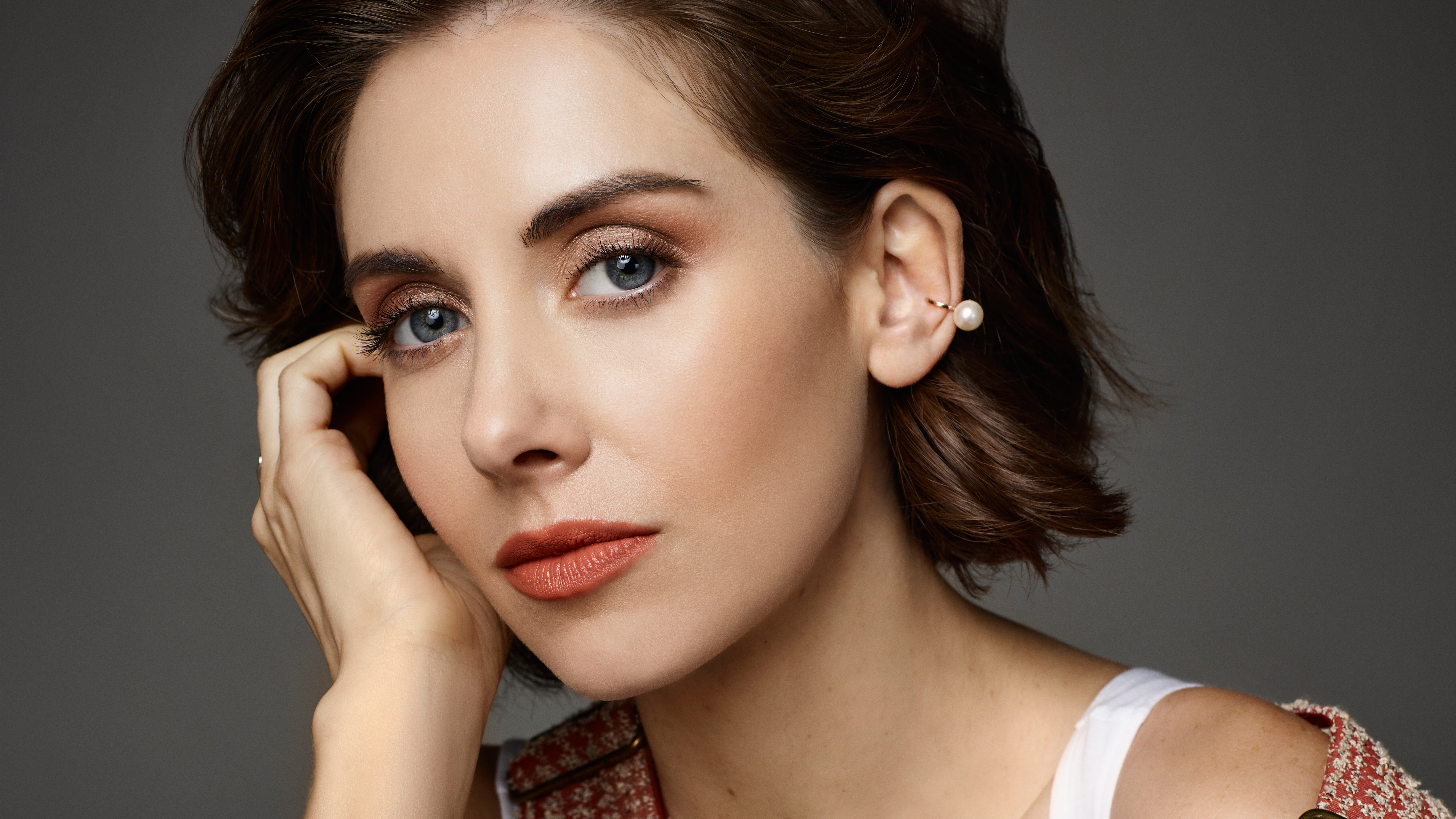 Actress Alison Brie American Blue Eyes Brunette Close Up Earrings Face Lipstick 6732x3787