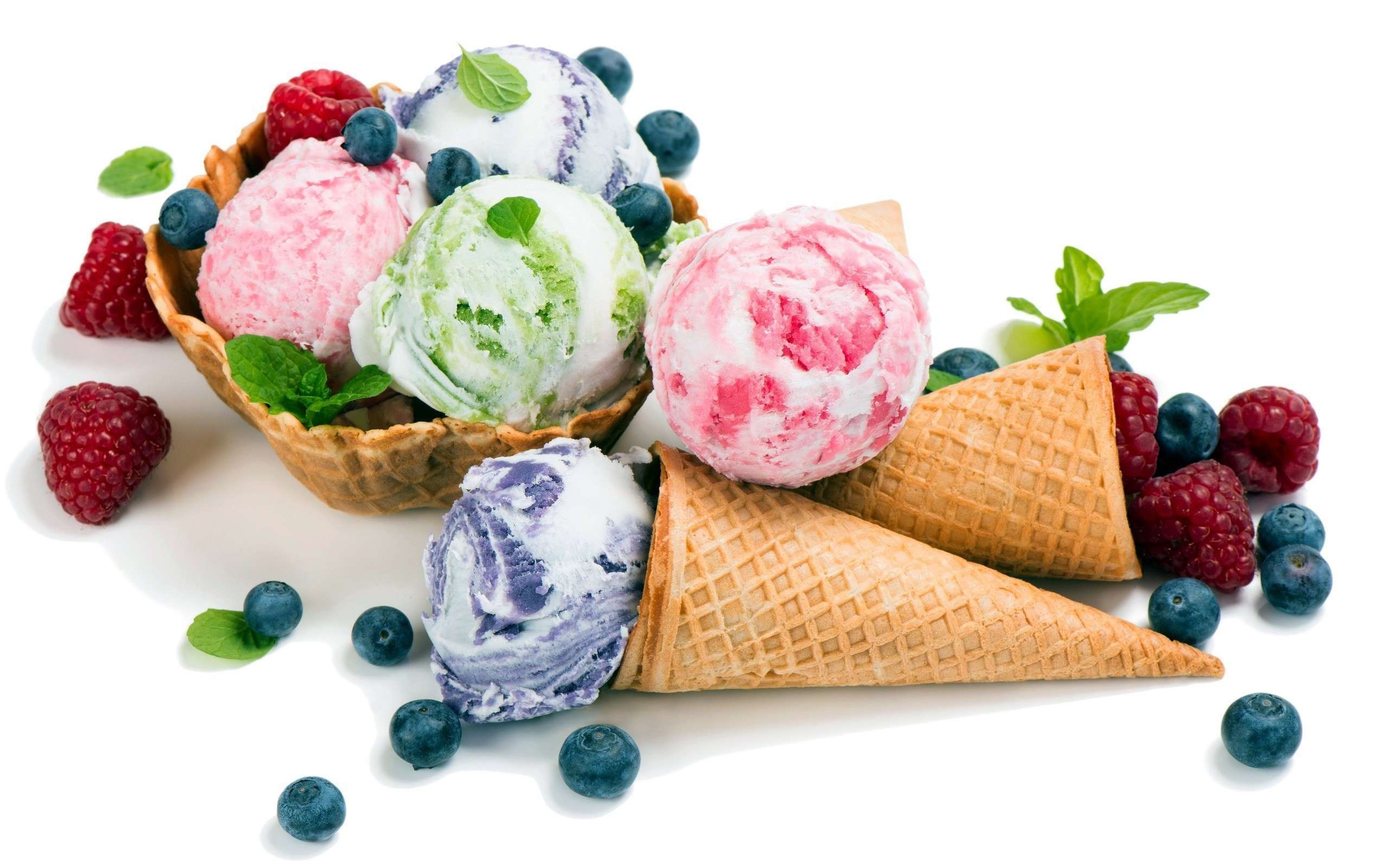 Berry Food Fruit Ice Cream Waffle Cone 2560x1600