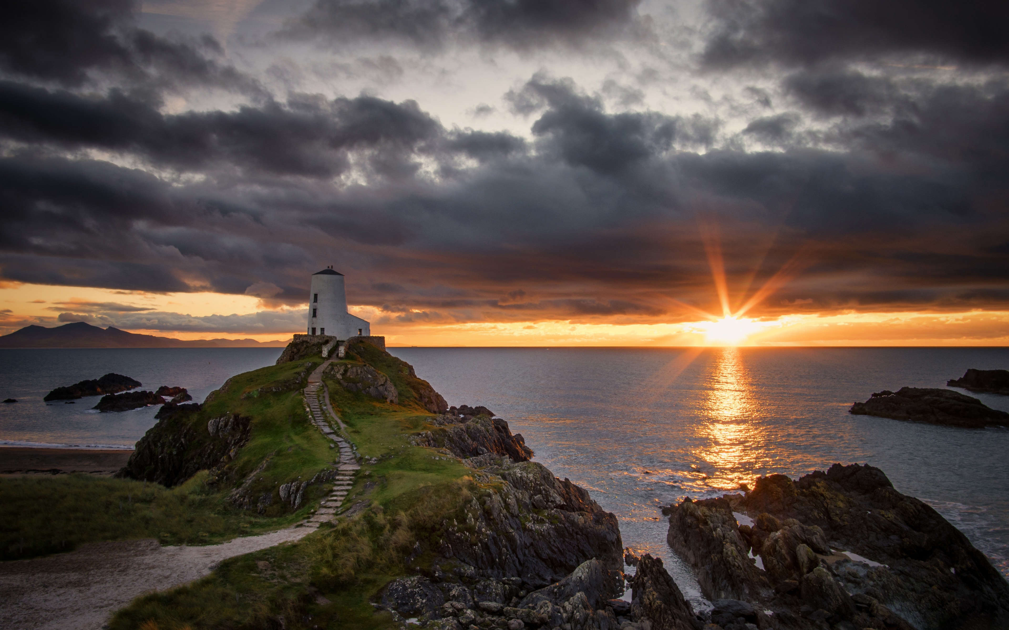 Cloud Horizon Lighthouse Ocean Sunset Wales 3840x2400
