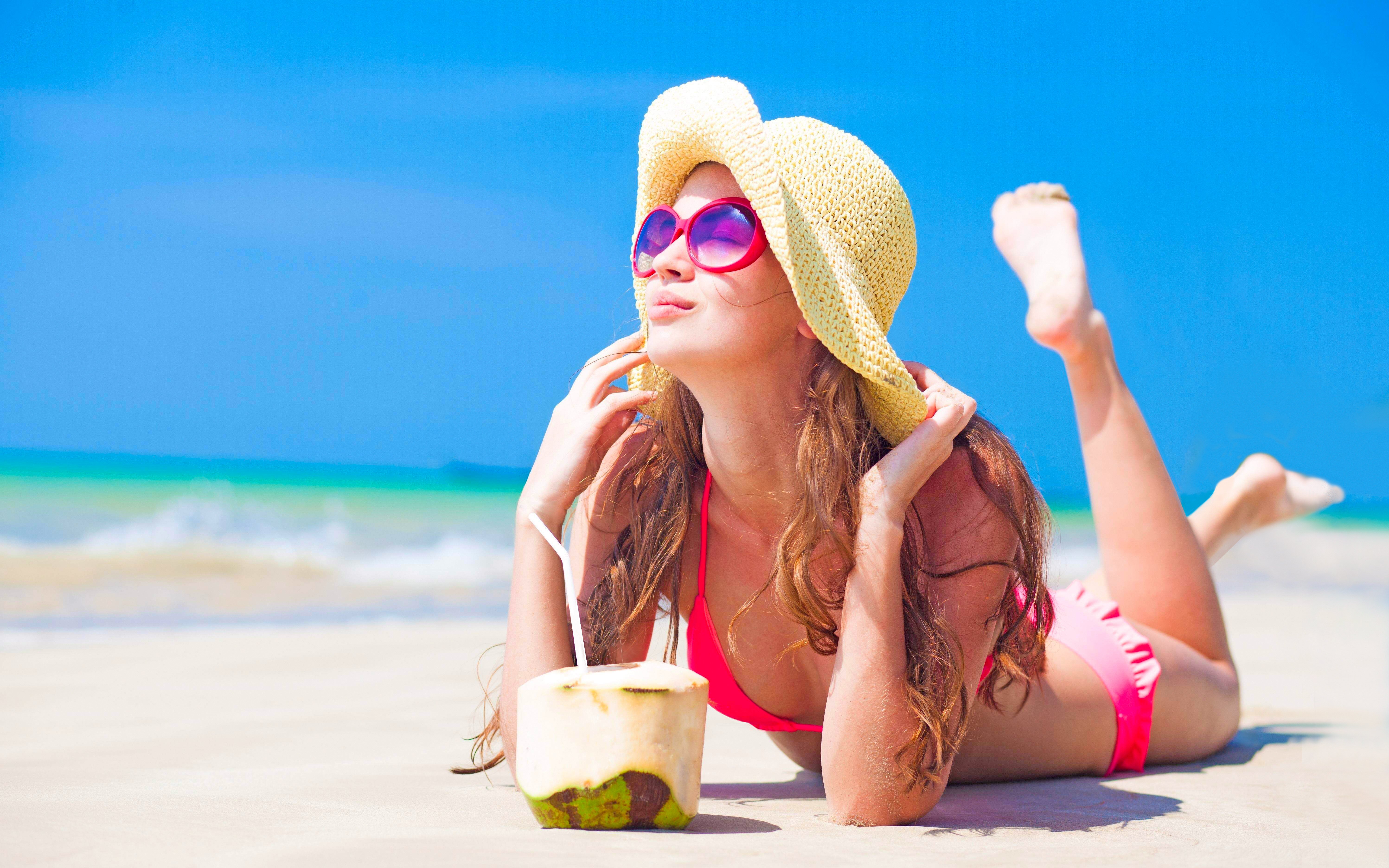 Beach Bikini Hat Model Sunglasses 5990x3744