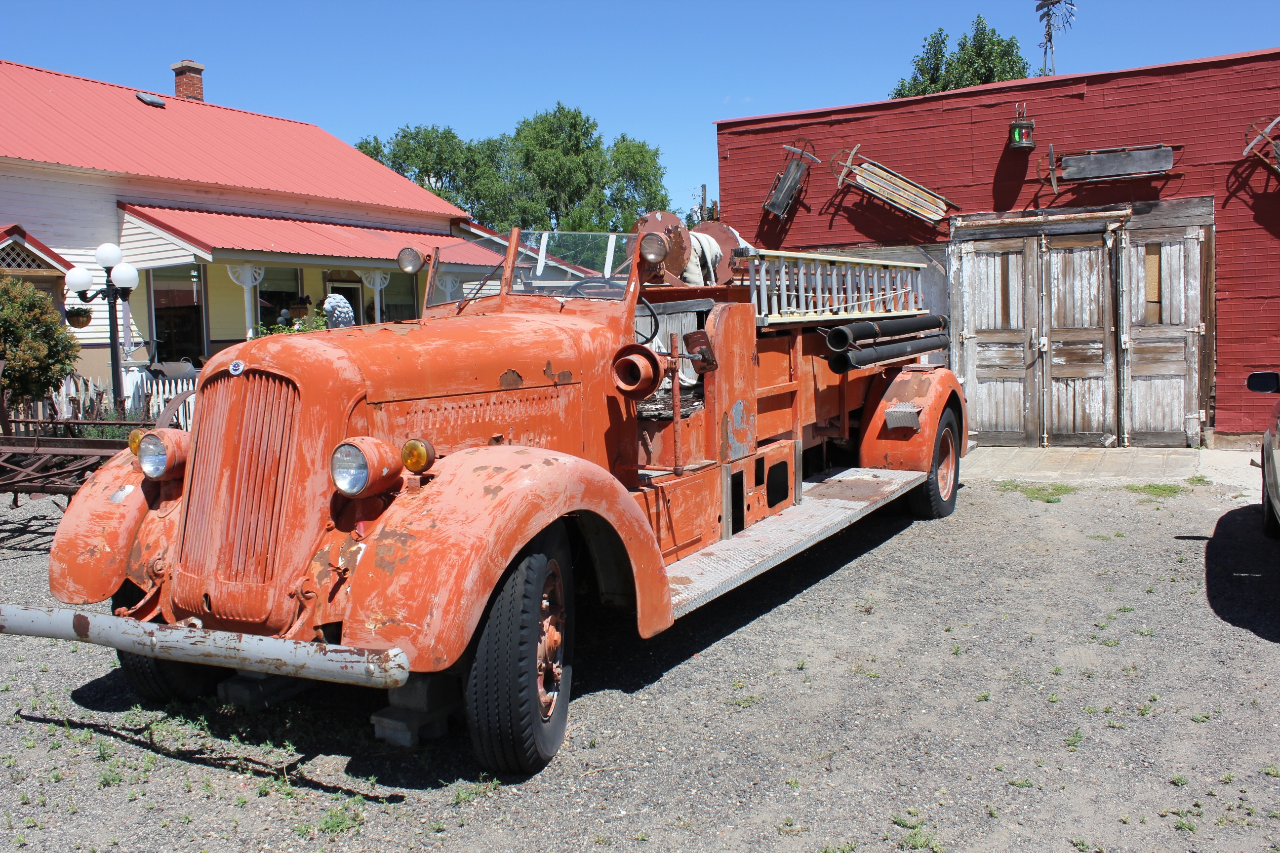 Antique Fire Engine Fire Truck Old Truck Vehicle Vintage Wreck 2592x1728