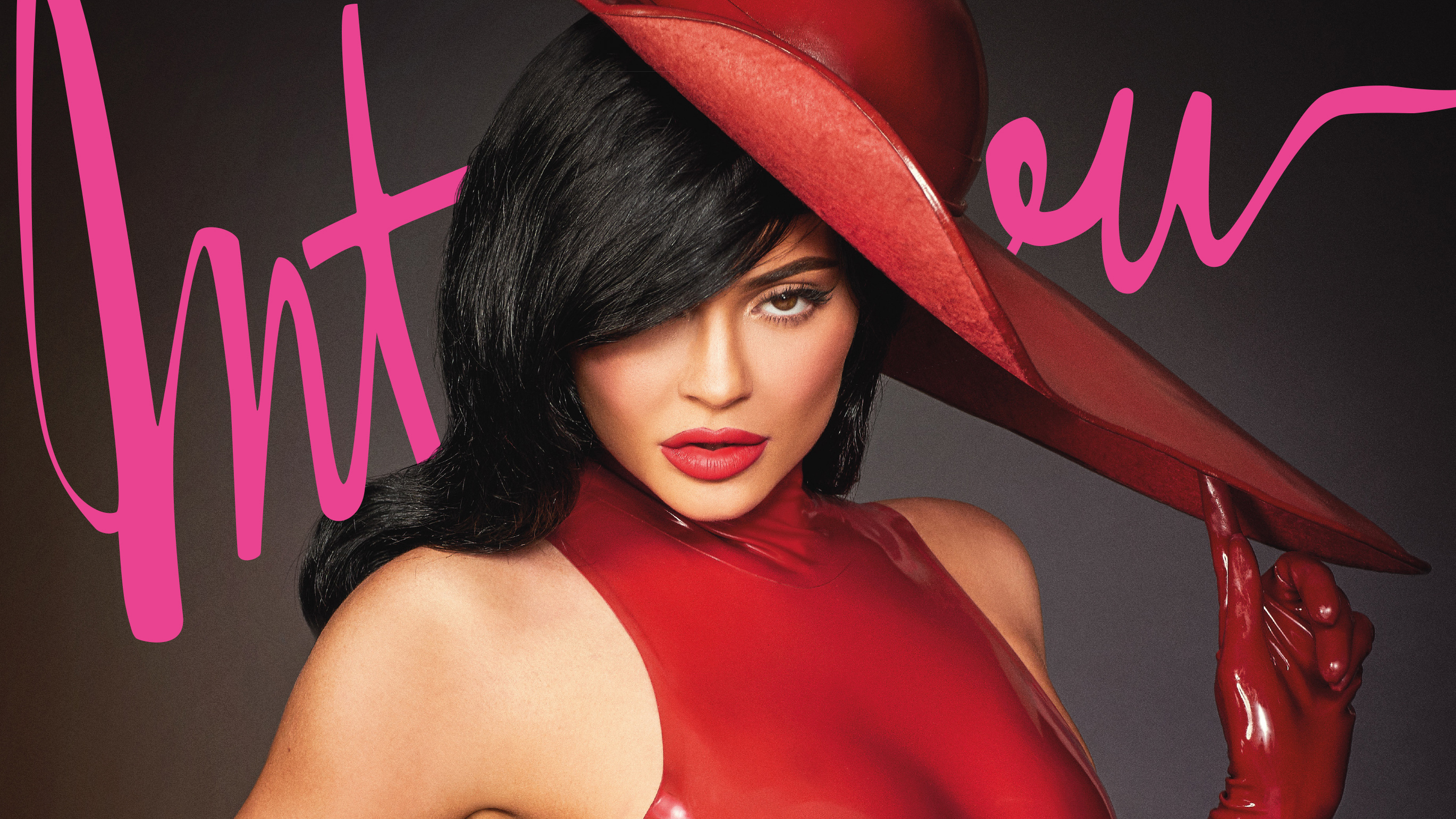 American Black Hair Brown Eyes Face Hat Kylie Jenner Lipstick Model 2739x1541