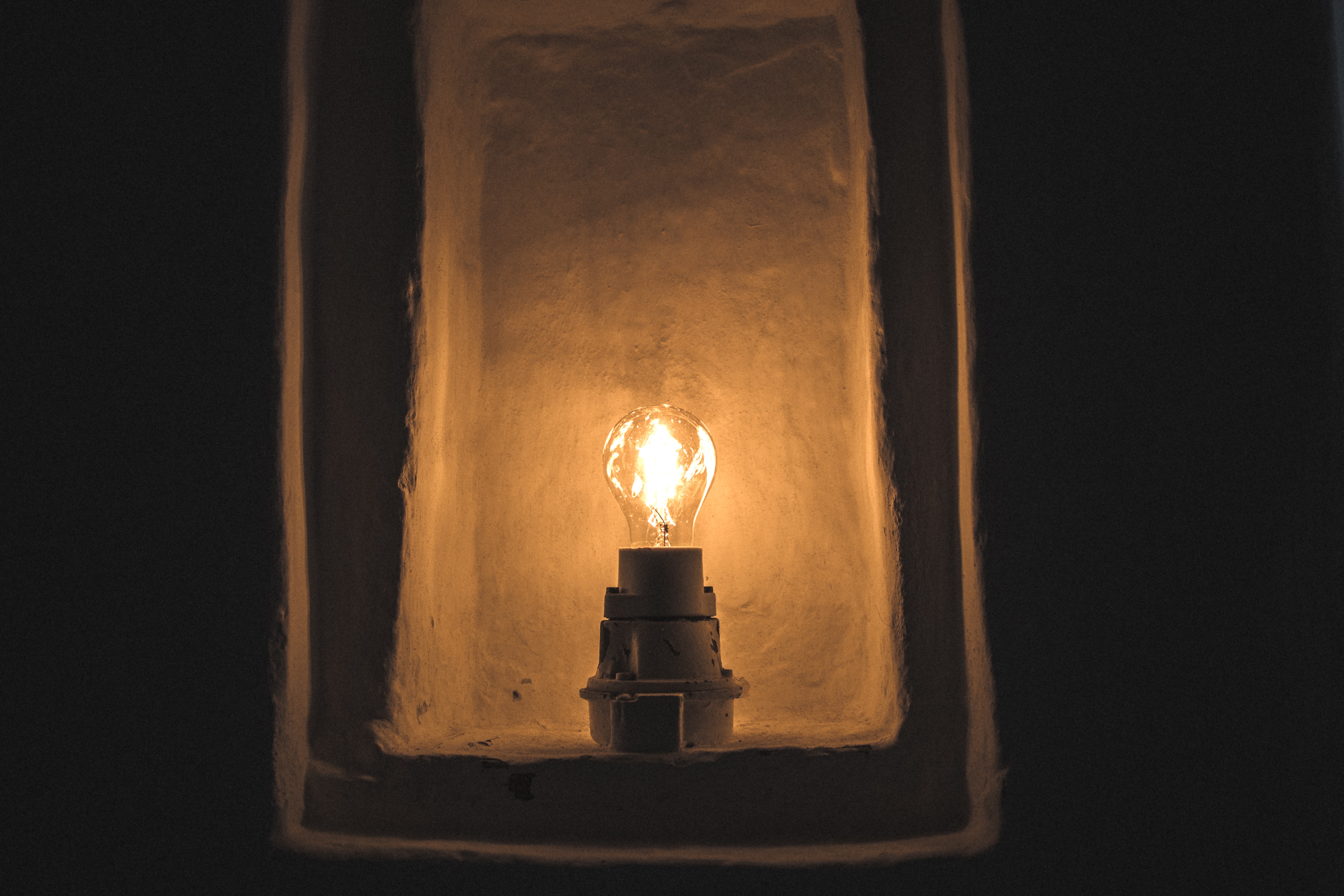 Light Bulb 5947x3965