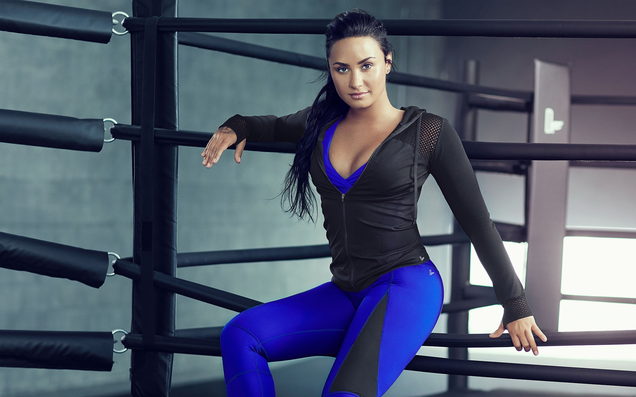 American Brown Eyes Brunette Demi Lovato Fitness Singer 2048x1280