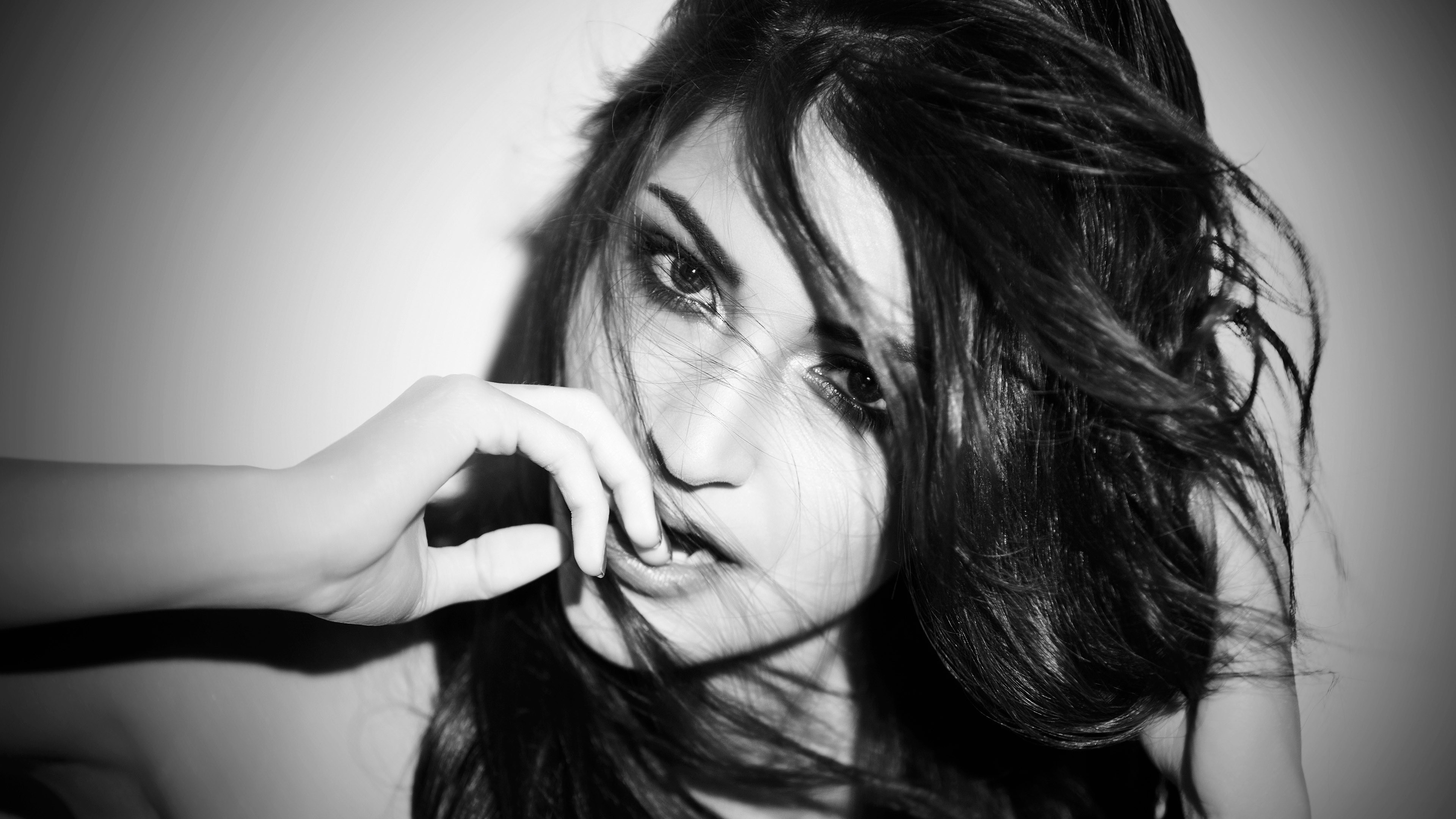 Actress Anushka Sharma Black Amp White Face Indian Monochrome 3840x2160