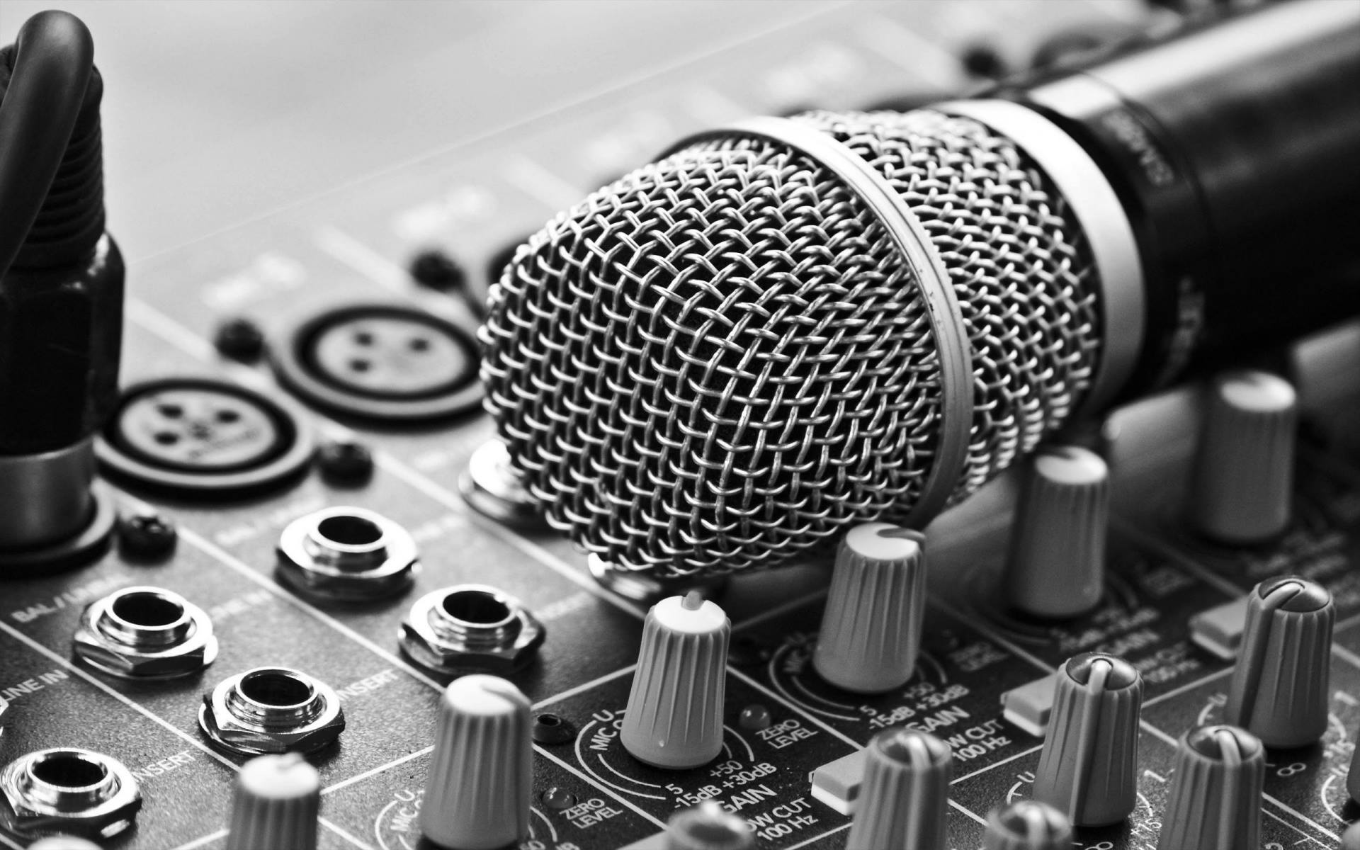 Microphone 1920x1200