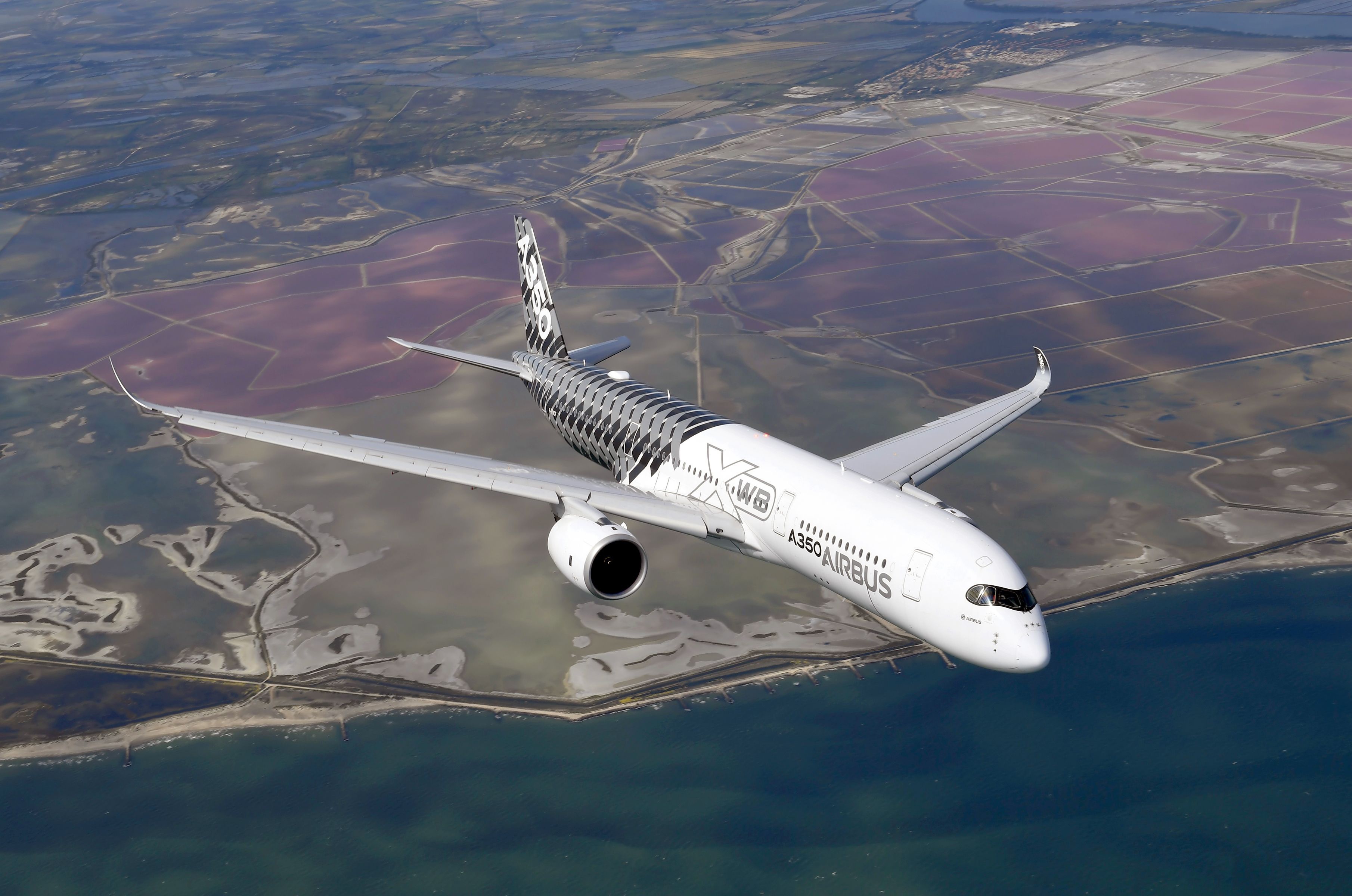 Airbus Airbus A350 Aircraft Passenger Plane 3620x2400