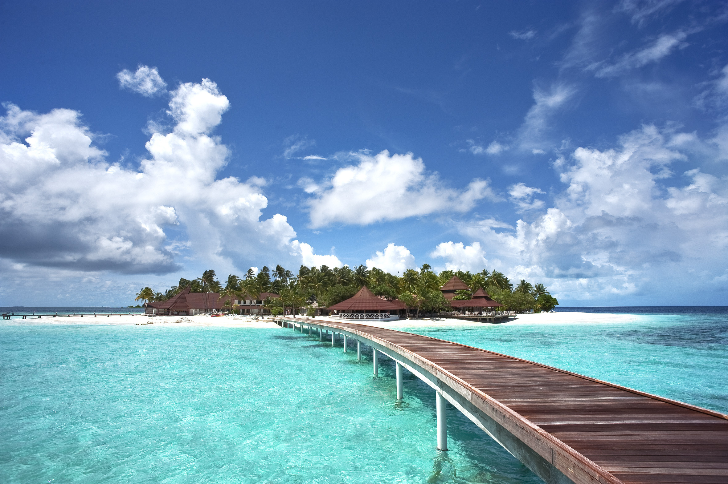 Atoll Islet Maldives Pier Sea Tourist Facilities Tropics 2362x1572