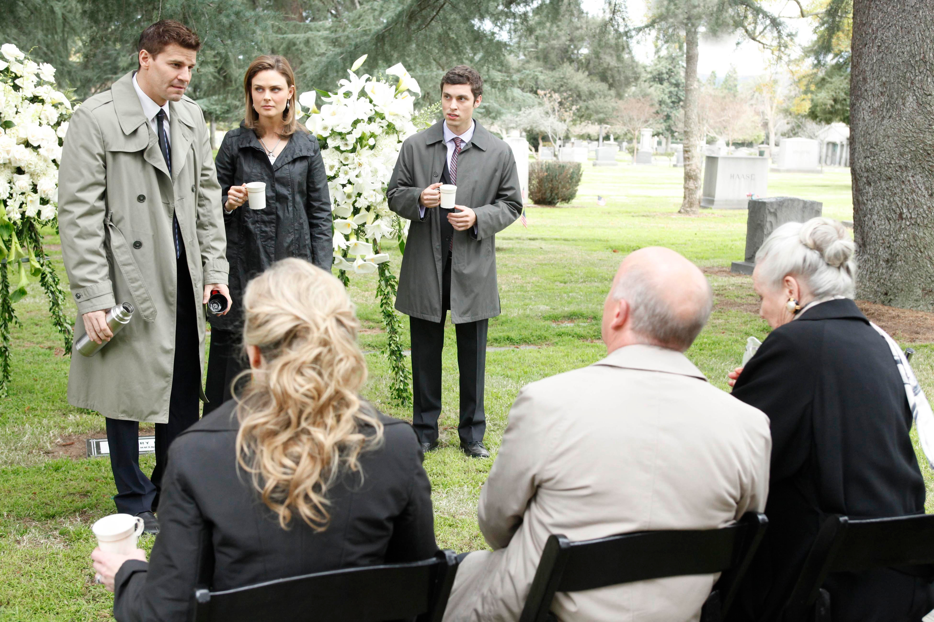 David Boreanaz Emily Deschanel John Francis Daley Lance Sweets Seeley Booth Temperance Brennan 3900x2600