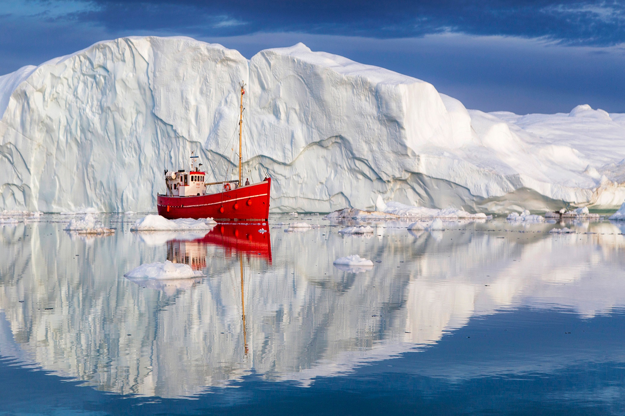 Arctic Greenland Movie Iceberg 2048x1365