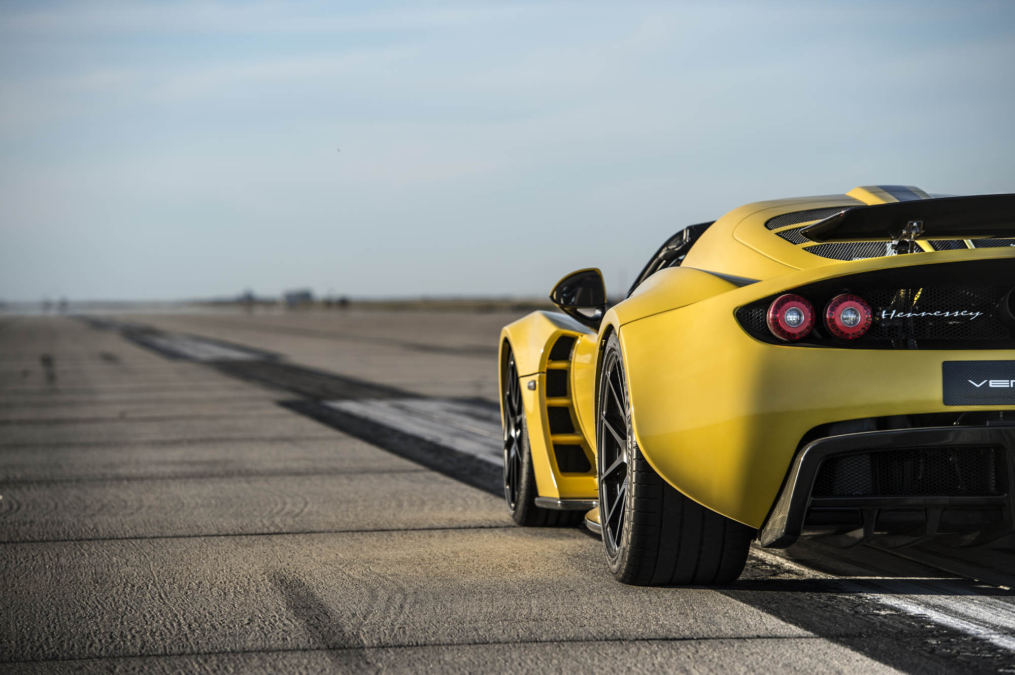 Car Hennessey Venom Gt Supercar Vehicle 2000x1331