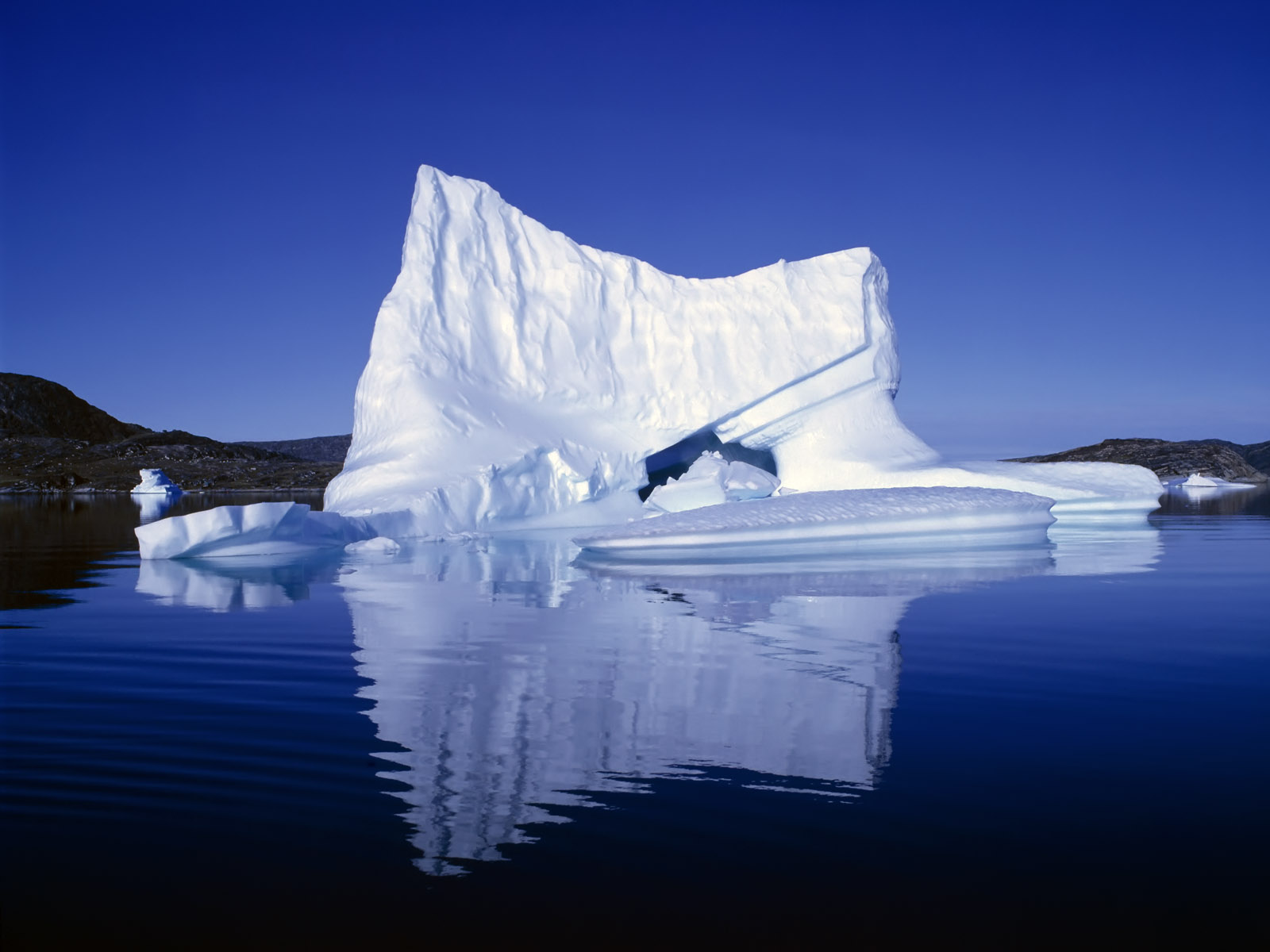 Earth Iceberg 1600x1200