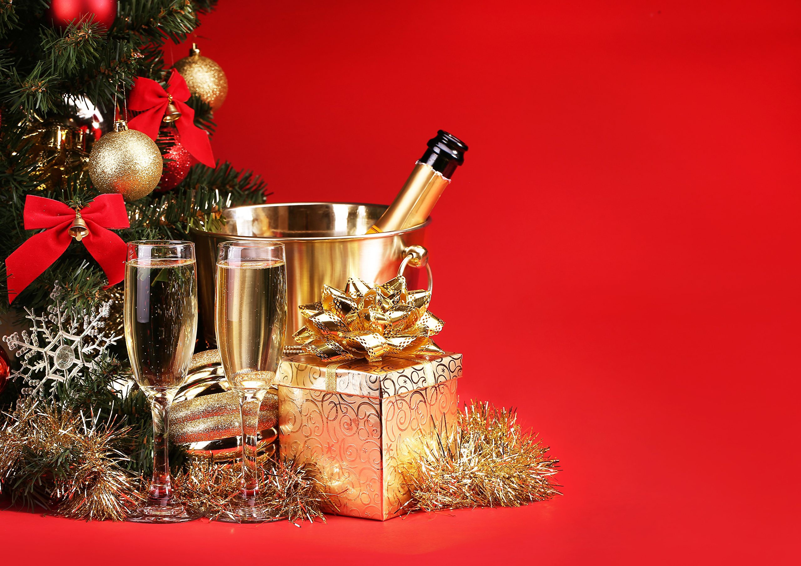 Champagne Christmas Christmas Ornaments Gift 2560x1810