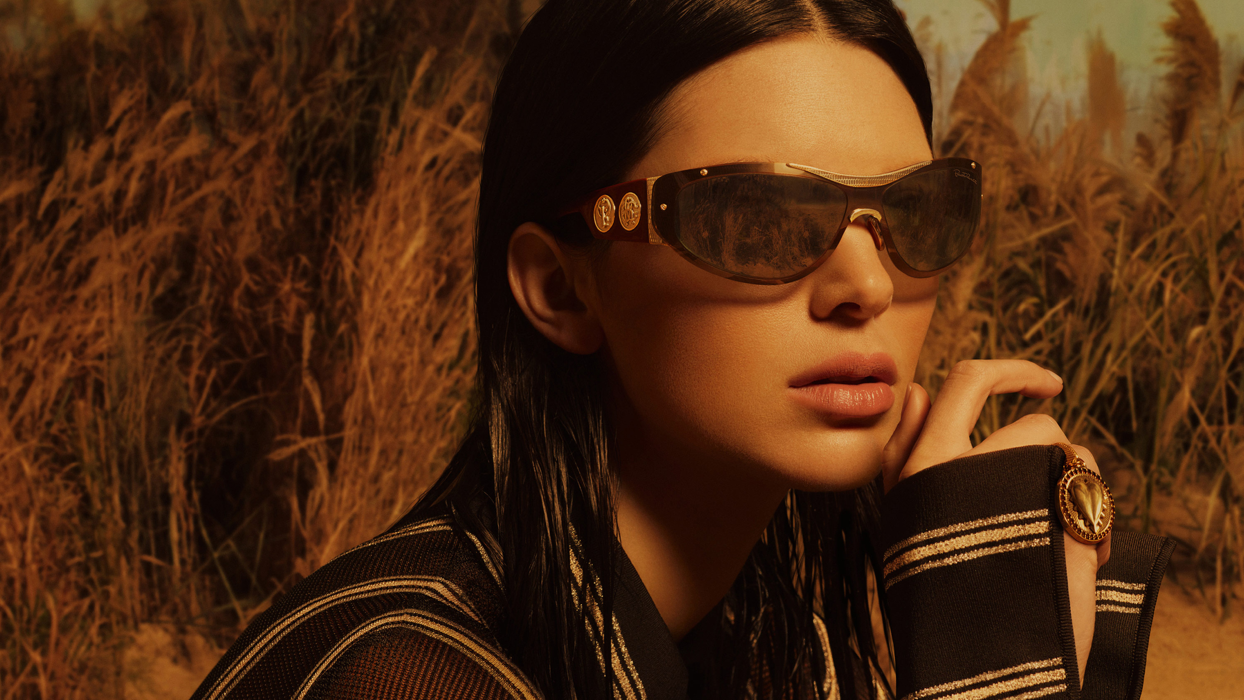 American Black Hair Kendall Jenner Model Sunglasses Woman 2500x1407