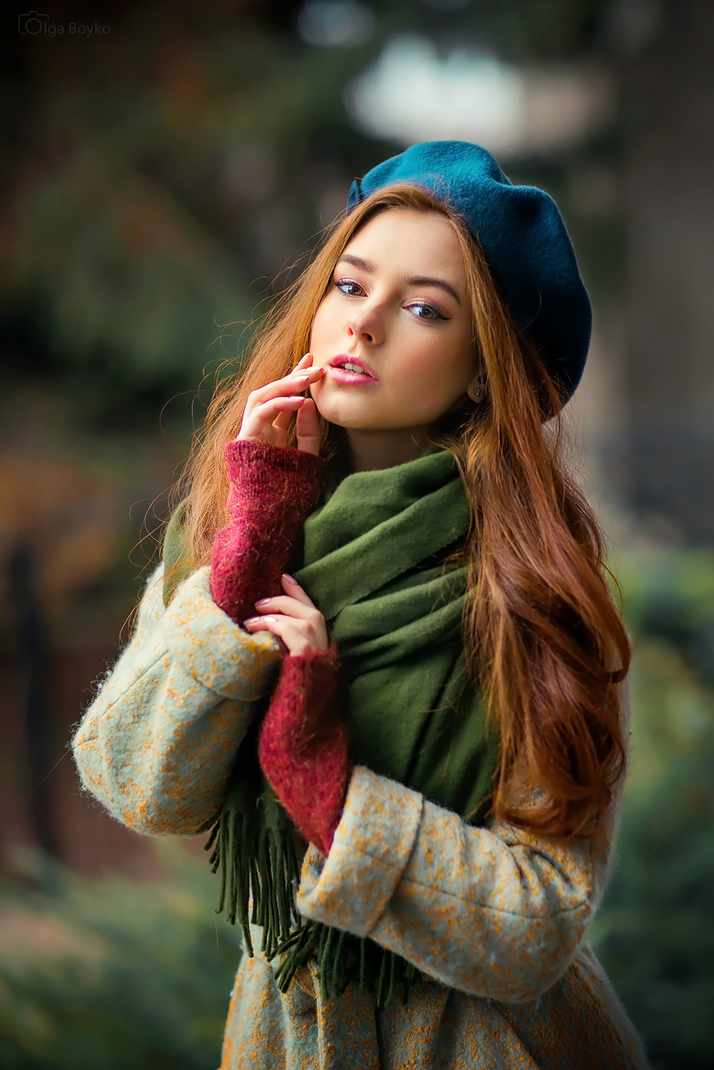 Olga Boyko Women Hat Brunette Long Hair Auburn Hair Makeup Brown Eyes Looking At Viewer Blush Coats  1001x1500
