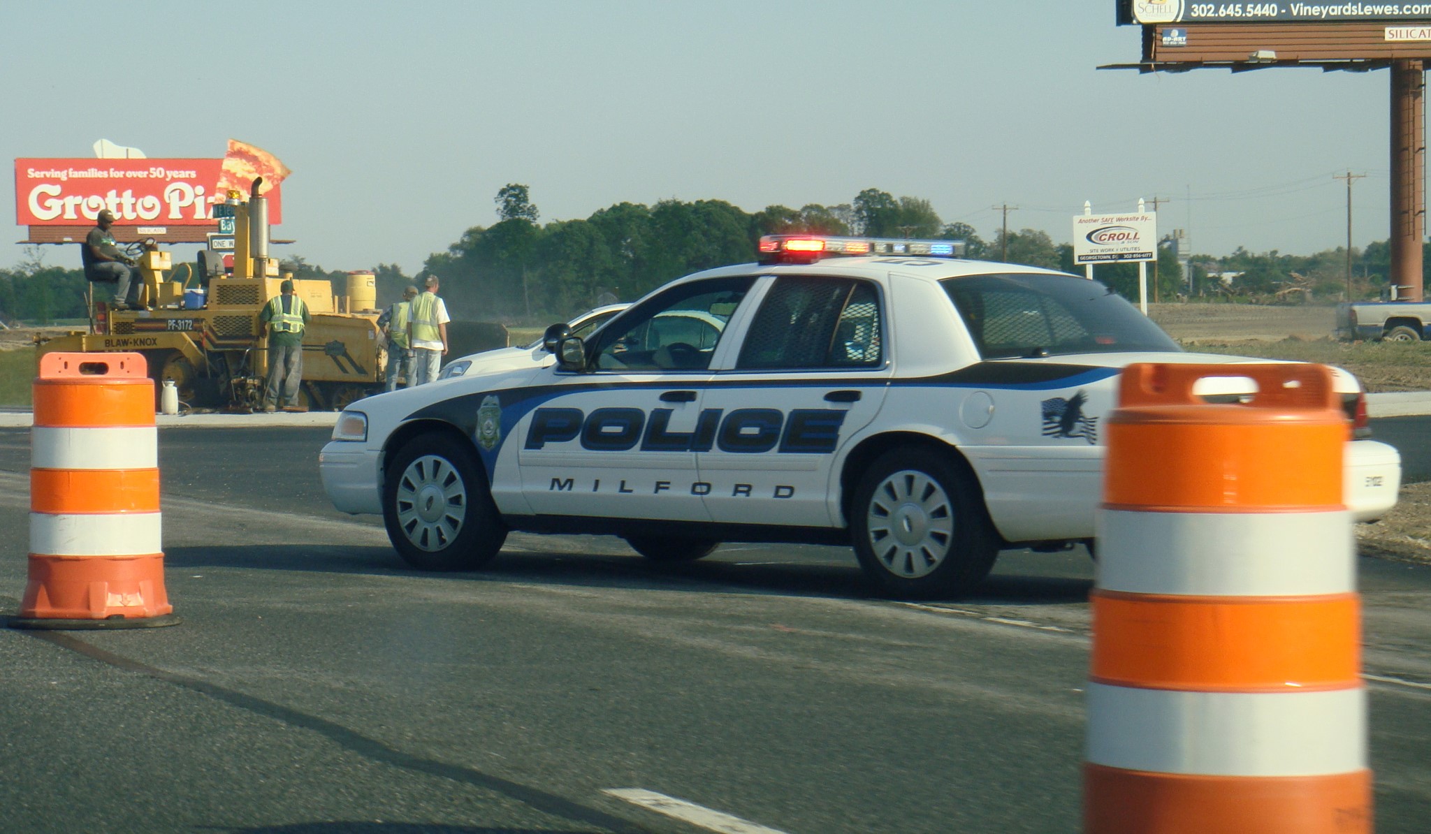 Vehicles Police 2048x1194
