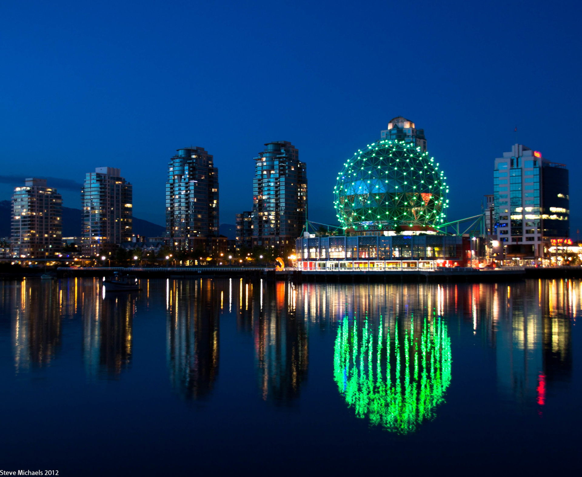 Building Canada Light Reflection River Vancouver 1920x1574