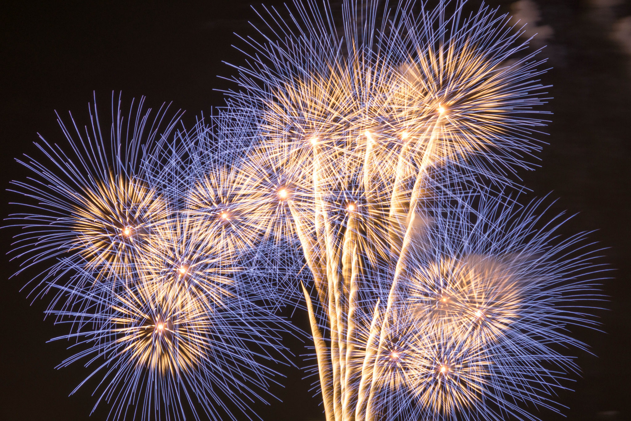 Fireworks Light Night 2048x1365