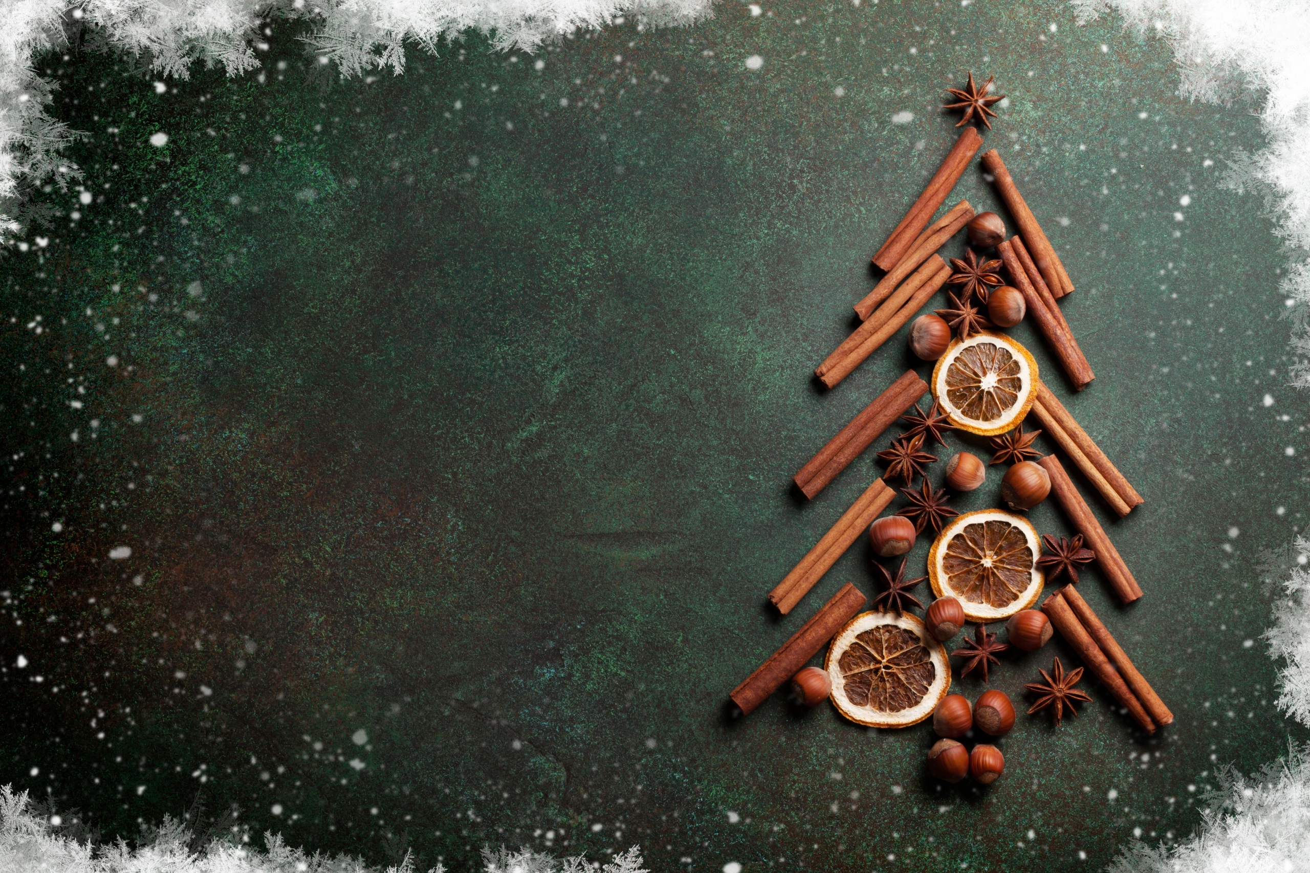 Christmas Christmas Tree Cinnamon Hazelnut 2560x1706