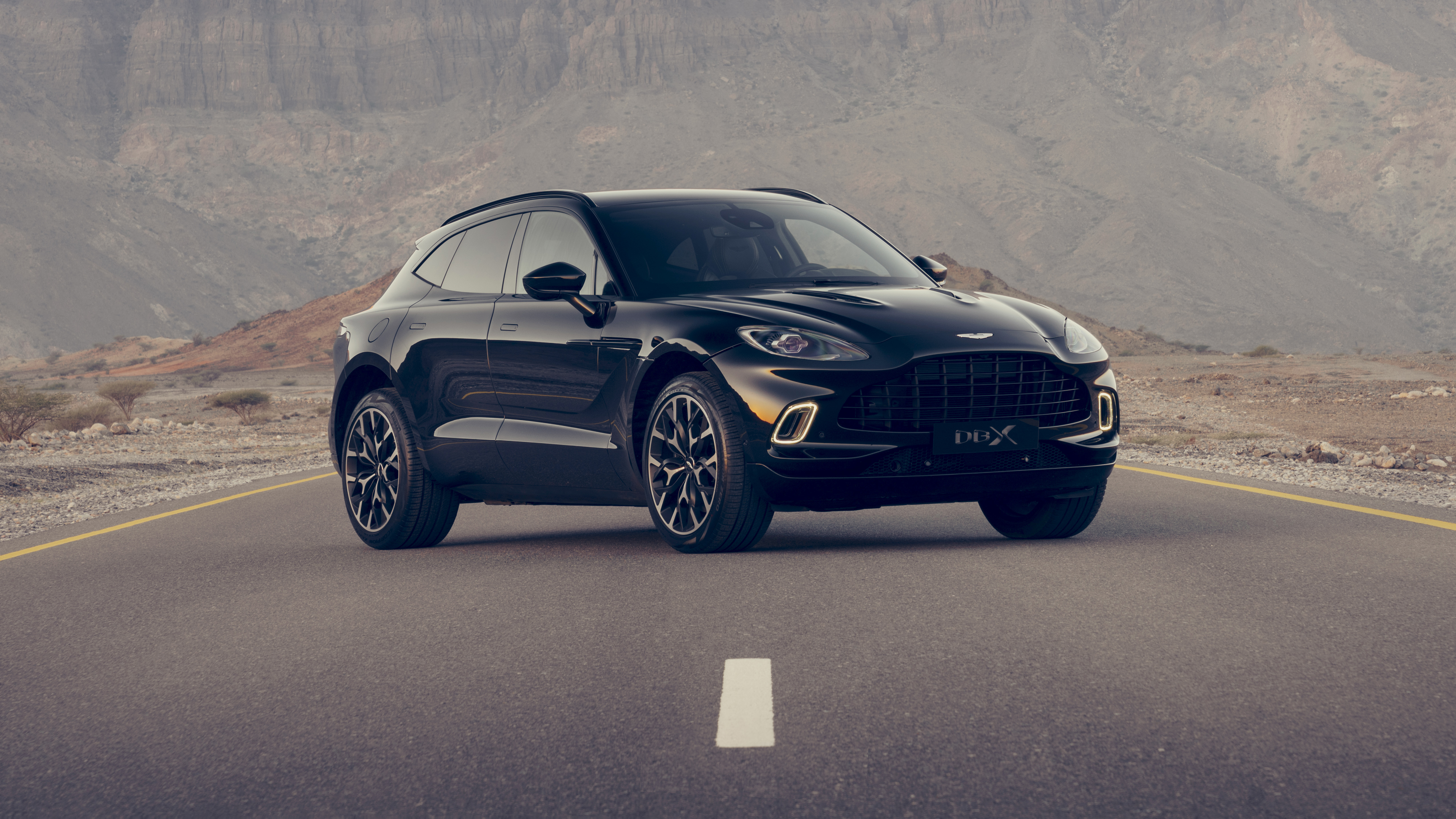 Aston Martin Dbx 5120x2880